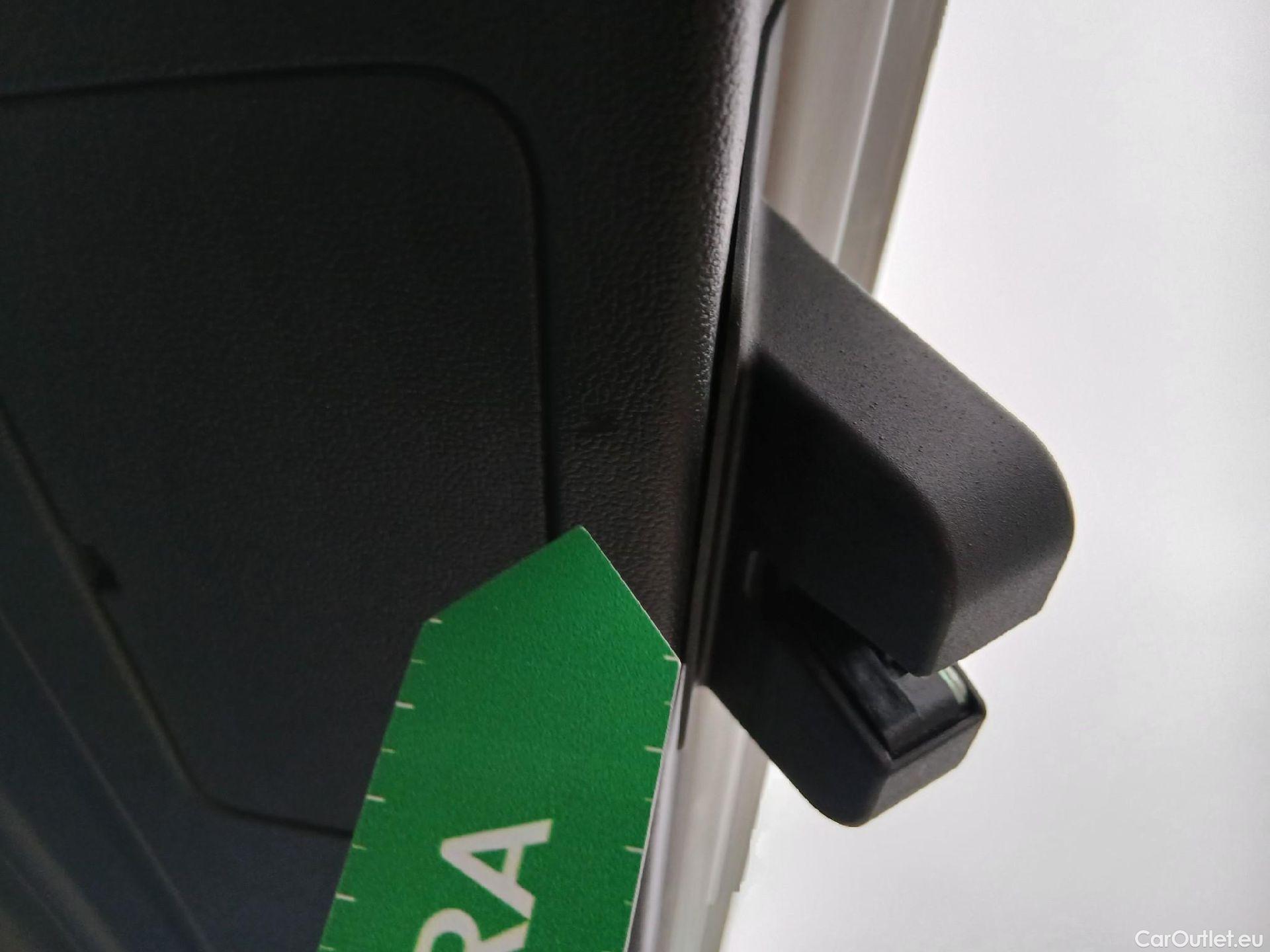  Audi  A3 AUDI  / 2020 / 5P / berlina con portón Sportback 30 TFSI 81kW (110CV) S tronic #6