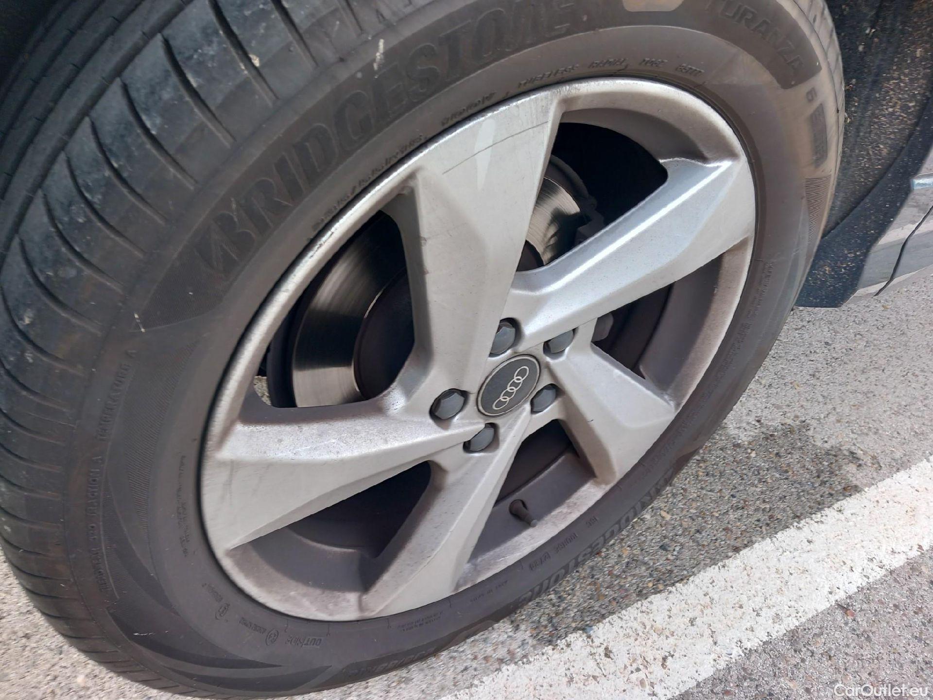  Audi  Q3 AUDI  / 2018 / 5P / todoterreno Advanced 35 TDI 110kW (150CV) S tronic #26