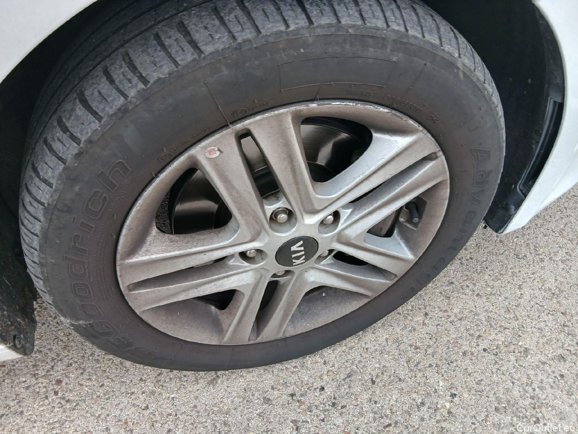  KIA  Cee'd KIA Ceed / 2018 / 5P / berlina con portón 1.6 CRDi 85kW (115CV) Business #10