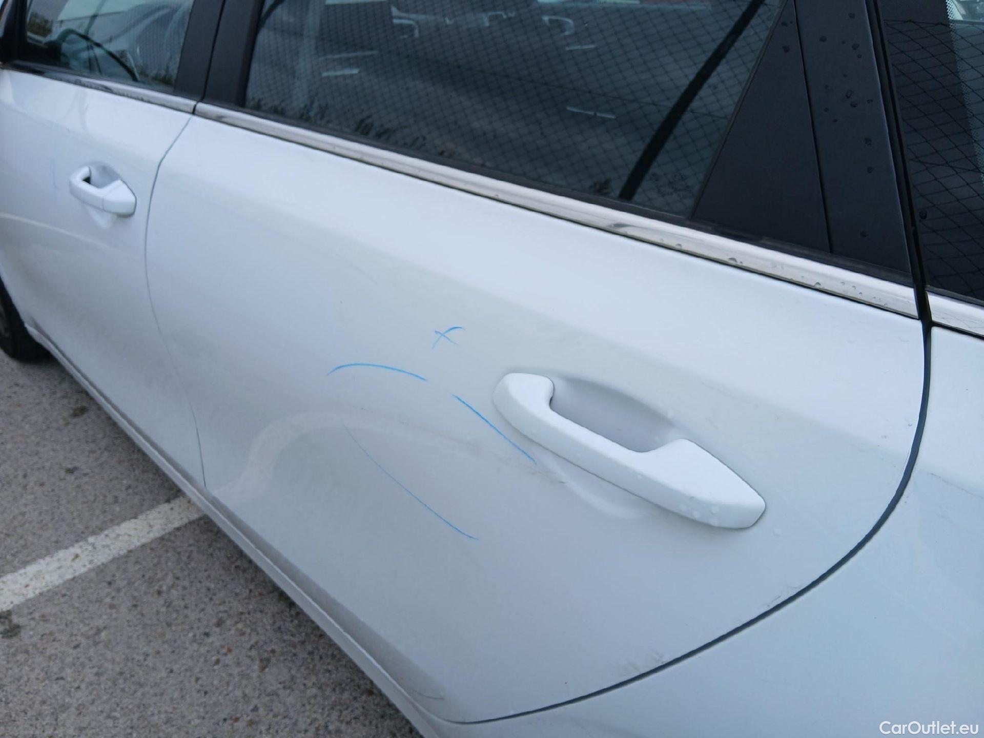  KIA  Cee'd KIA Ceed / 2018 / 5P / berlina con portón 1.6 CRDi 85kW (115CV) Business #19