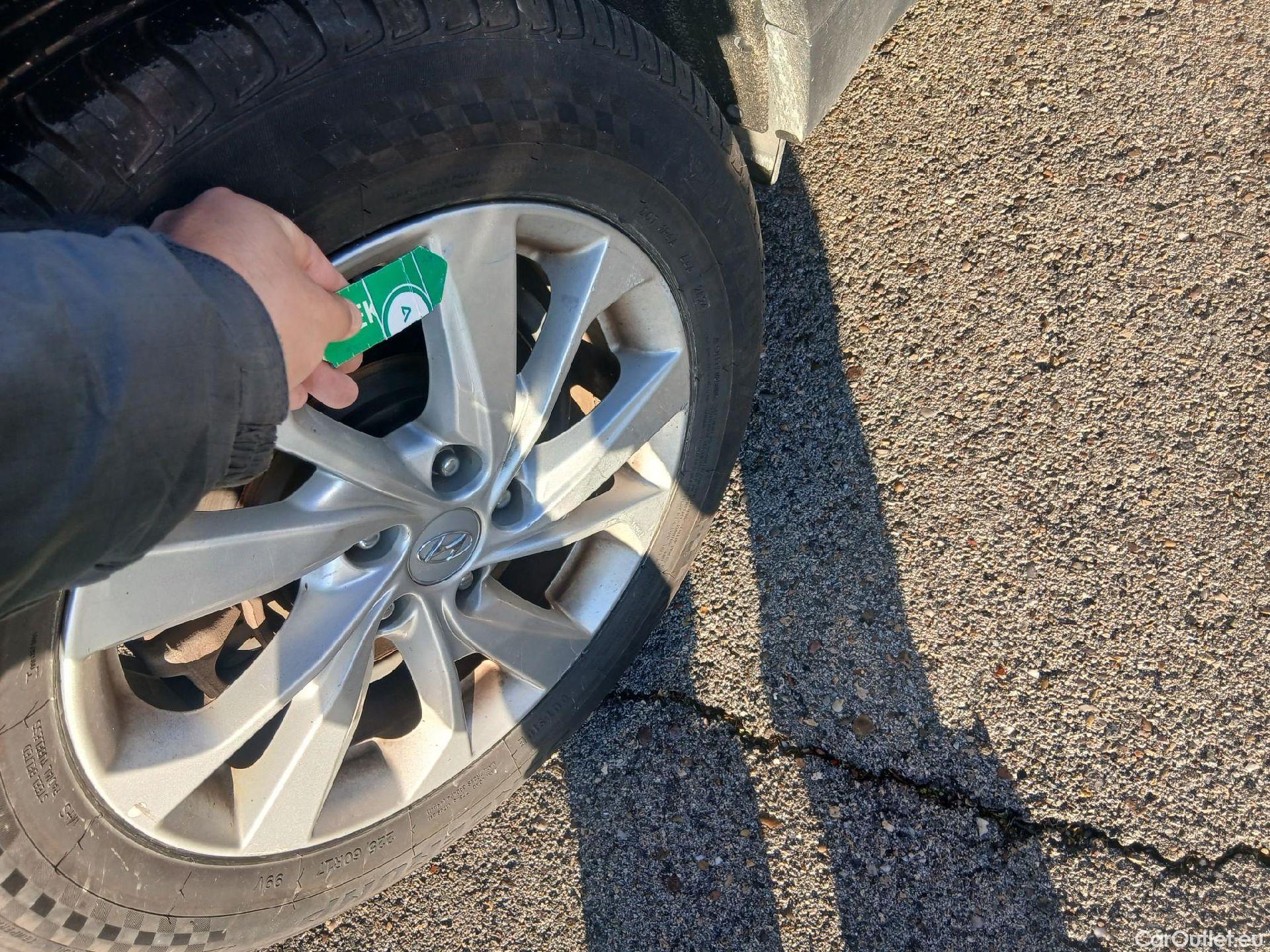  Hyundai  Tucson HYUNDAI  / 2018 / 5P / todoterreno 1.6 CRDI 85kW (116CV) 48V SLE 4X2(SP)(SL) #21