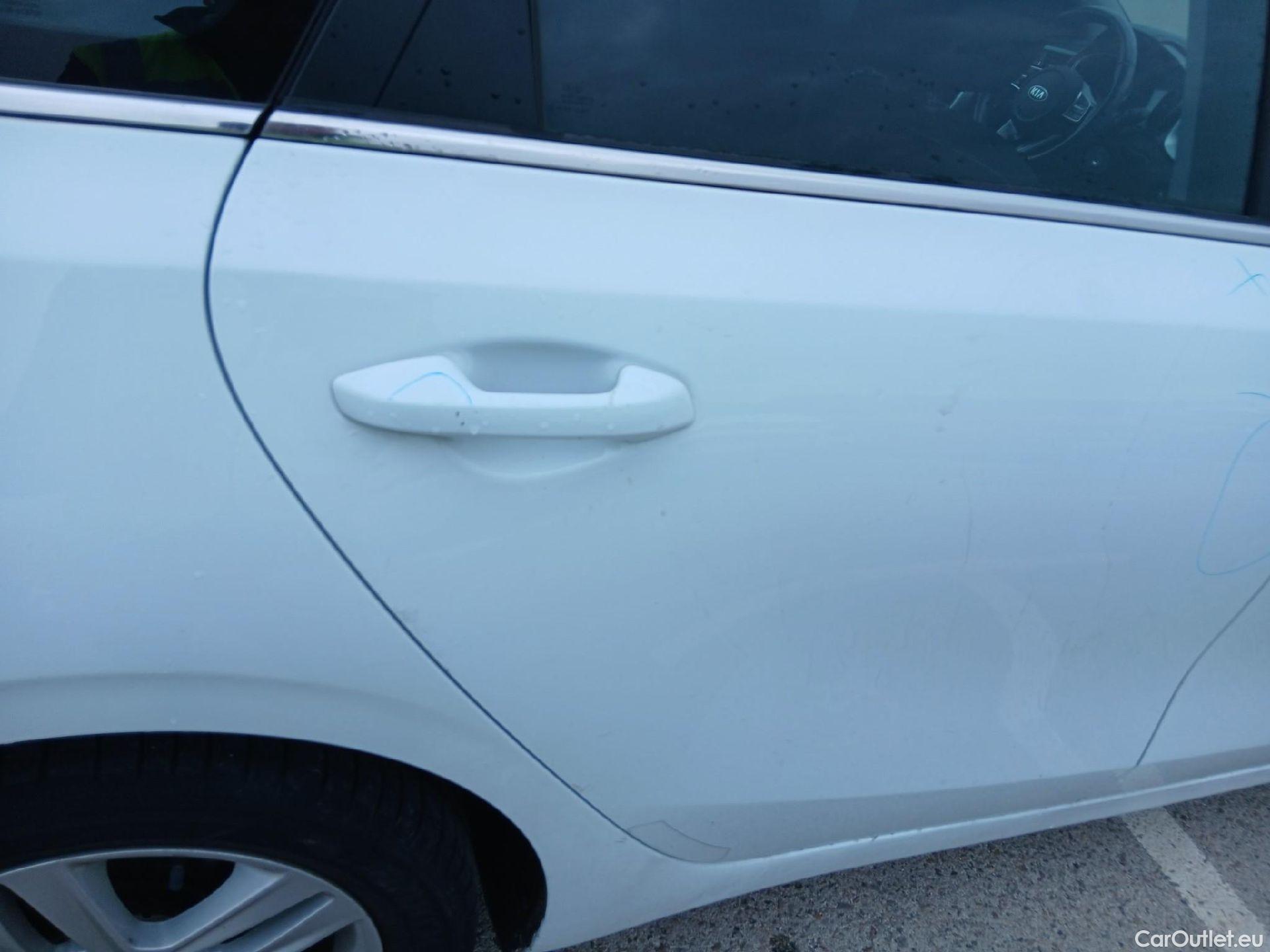  KIA  Cee'd KIA Ceed / 2018 / 5P / berlina con portón 1.6 CRDi 85kW (115CV) Business #27