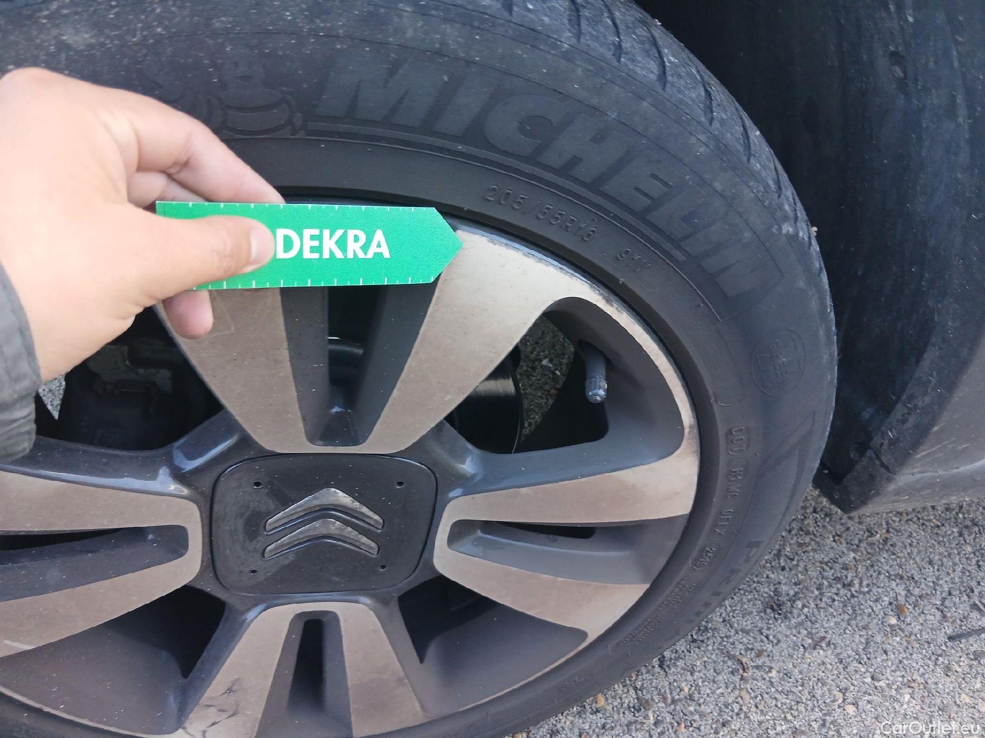  Citroen  C3 CITROEN  / 2016 / 5P / berlina con portón PureTech 60KW (82CV) FEEL (CX) #14