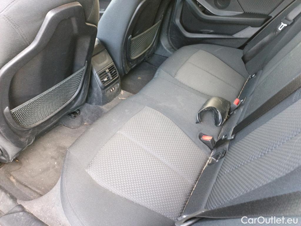  Bmw  Serie 1 BMW  / 2019 / 5P / berlina con portón 118i Corporate Auto. (AC2) #20