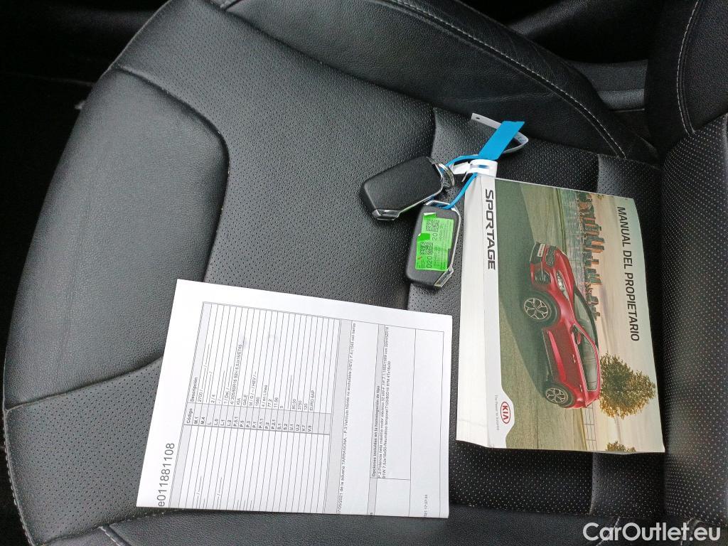  KIA  Niro KIA  / 2019 / 5P / crossover 1.6 GDi HEV 104kW (141CV) Emotion #2