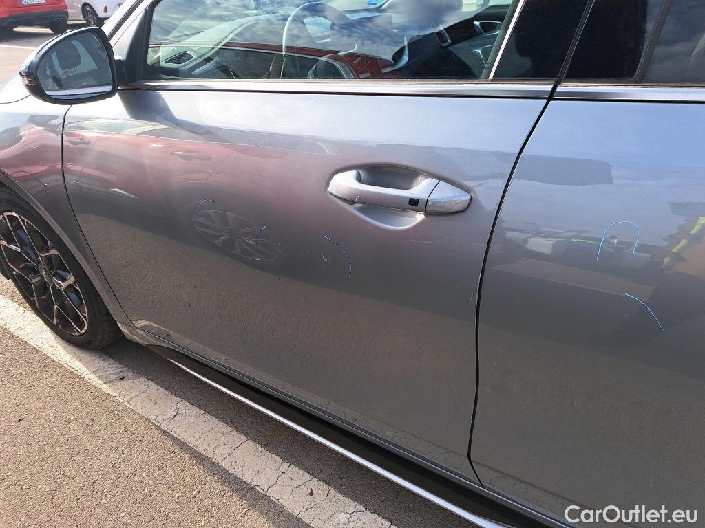  KIA  Cee'd KIA ProCeed / 2021 / 5P / familiar 1.5 MHEV 118kW (160CV) GT Line DCT #25