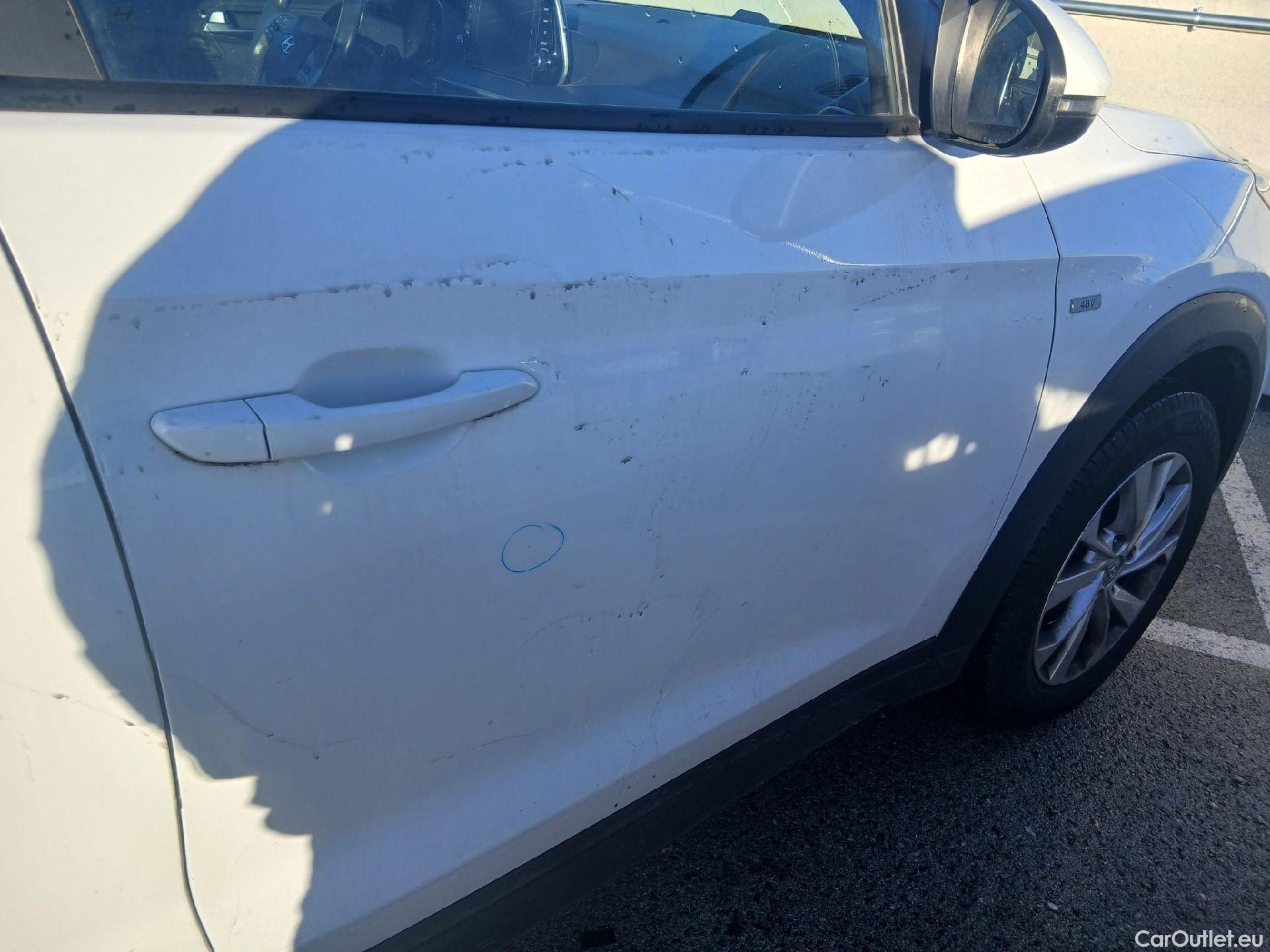  Hyundai  Tucson HYUNDAI  / 2018 / 5P / todoterreno 1.6 CRDI 85kW (116CV) 48V SLE 4X2(SP)(SL) #23