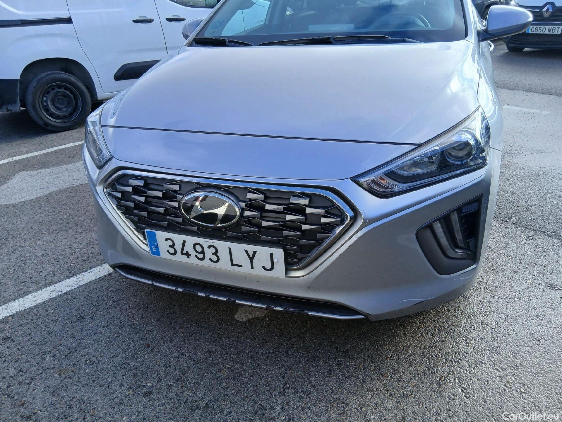  Hyundai   Ioniq HYUNDAI / 2019 / 5P / berlina con portón 1.6 GDI HEV Klass DCT #3