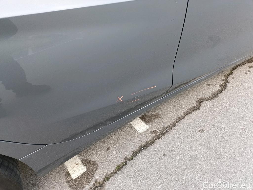  Bmw  Serie 1 BMW  / 2019 / 5P / berlina con portón 118i Corporate Auto. (AC2) #7