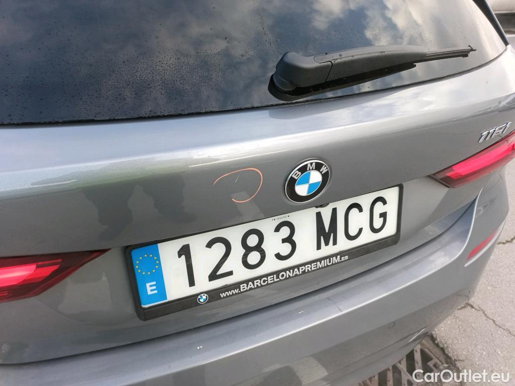  Bmw  Serie 1 BMW  / 2019 / 5P / berlina con portón 118i Corporate Auto. (AC2) #3