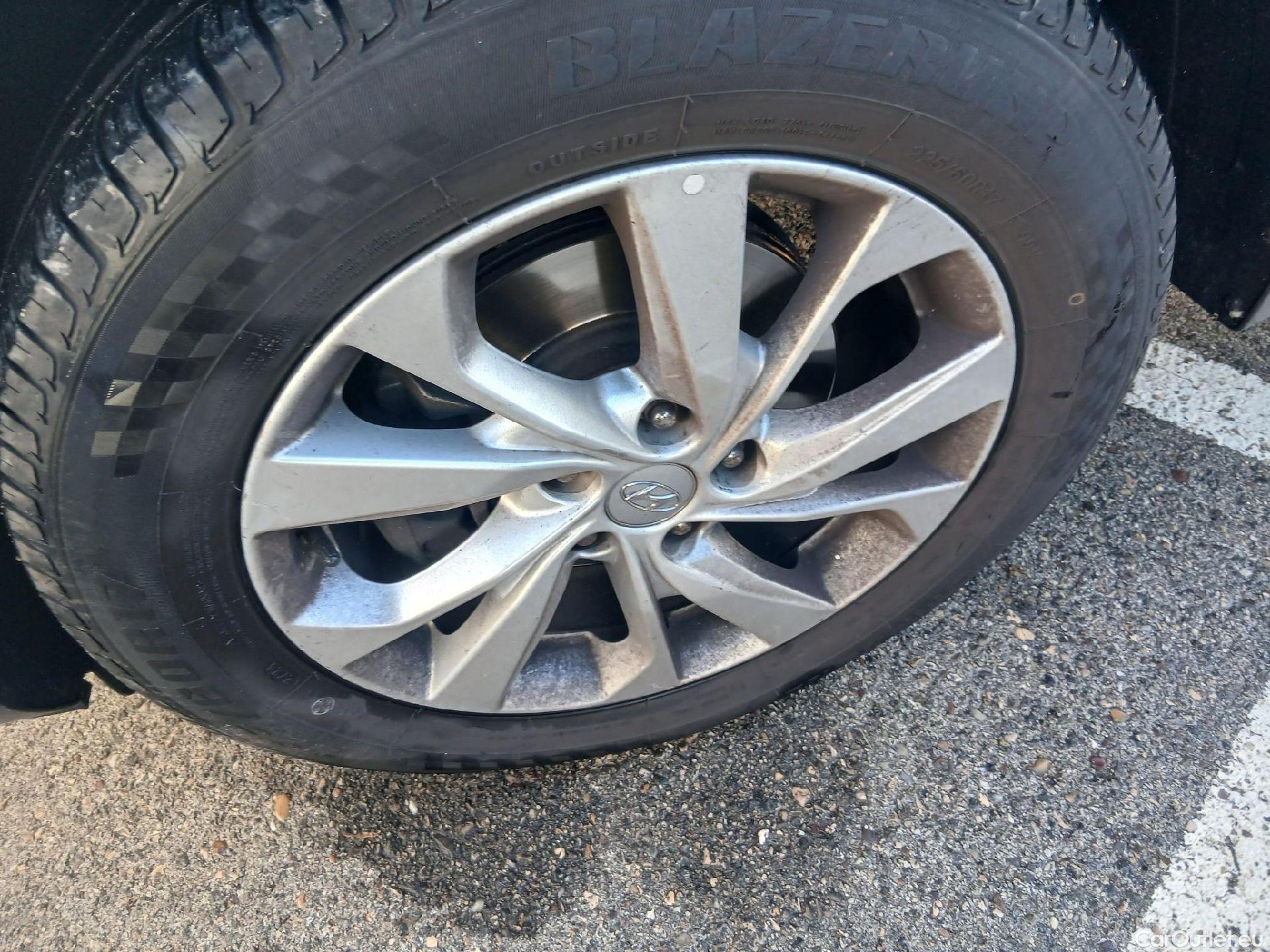  Hyundai  Tucson HYUNDAI  / 2018 / 5P / todoterreno 1.6 CRDI 85kW (116CV) 48V SLE 4X2(SP)(SL) #16