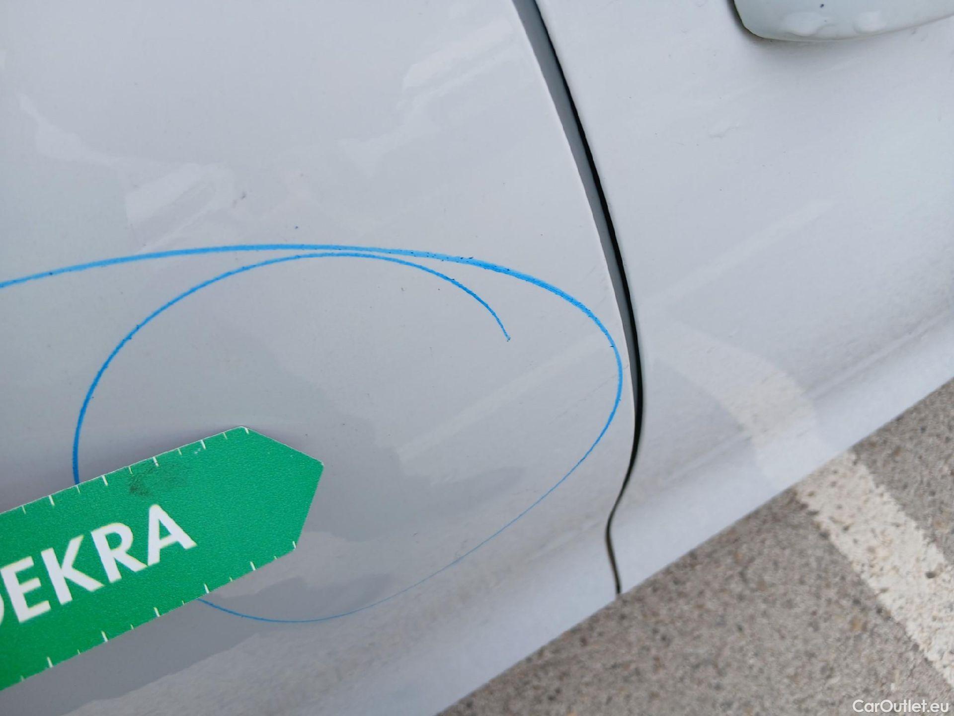  KIA  Cee'd KIA Ceed / 2018 / 5P / berlina con portón 1.6 CRDi 85kW (115CV) Business #24