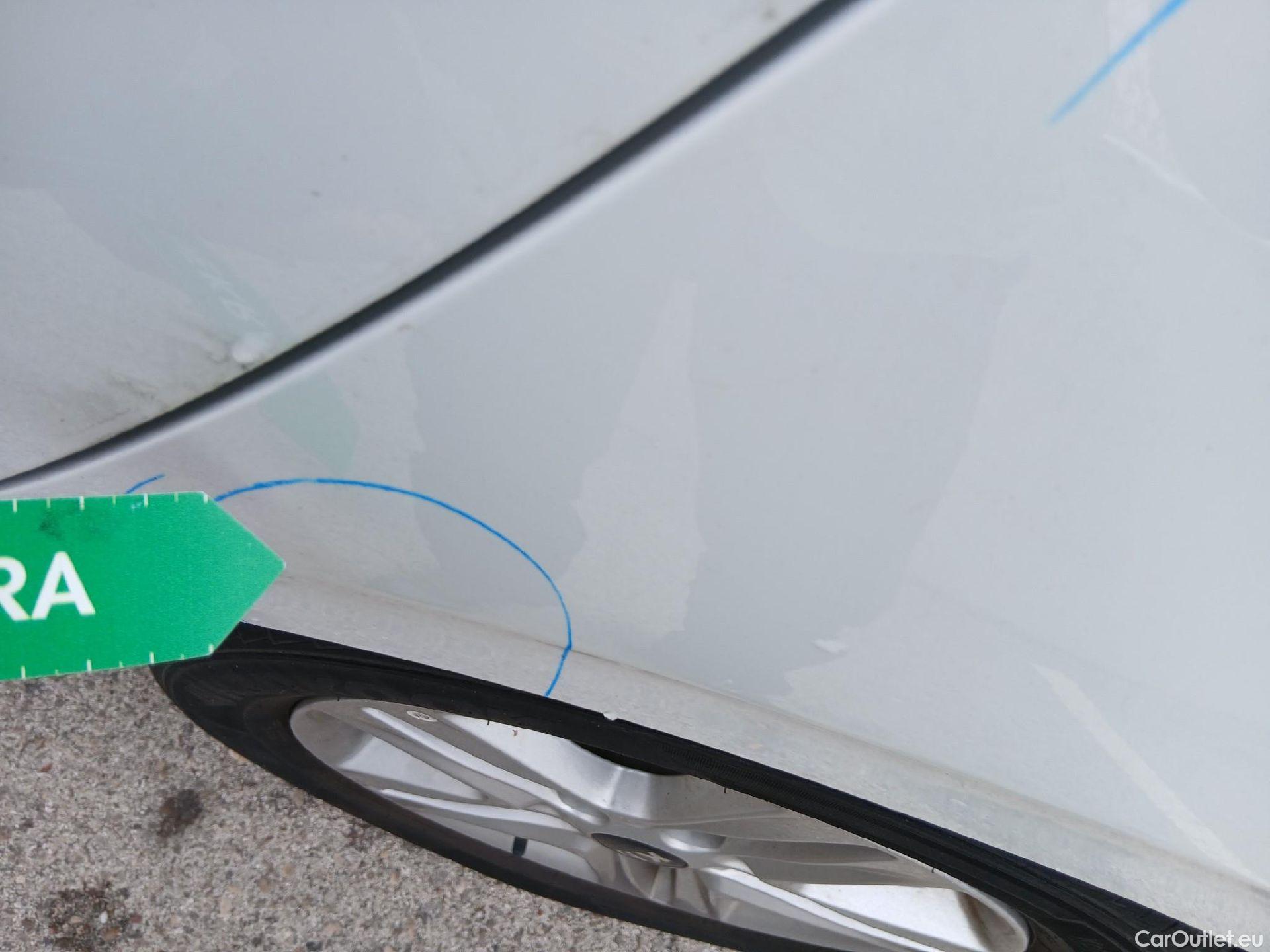  KIA  Cee'd KIA Ceed / 2018 / 5P / berlina con portón 1.6 CRDi 85kW (115CV) Business #21