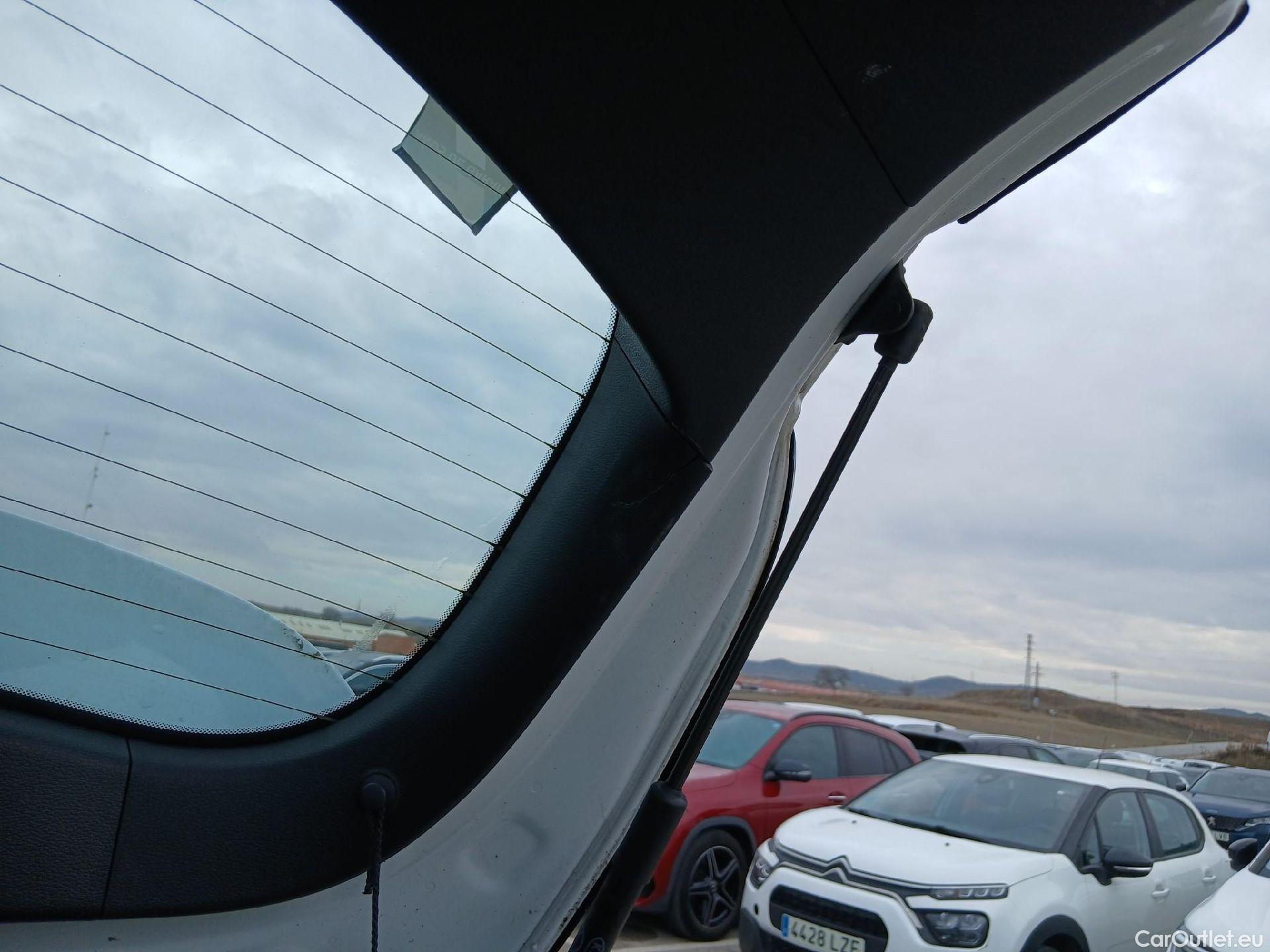  KIA  Cee'd KIA Ceed / 2018 / 5P / berlina con portón 1.6 CRDi 85kW (115CV) Business #8