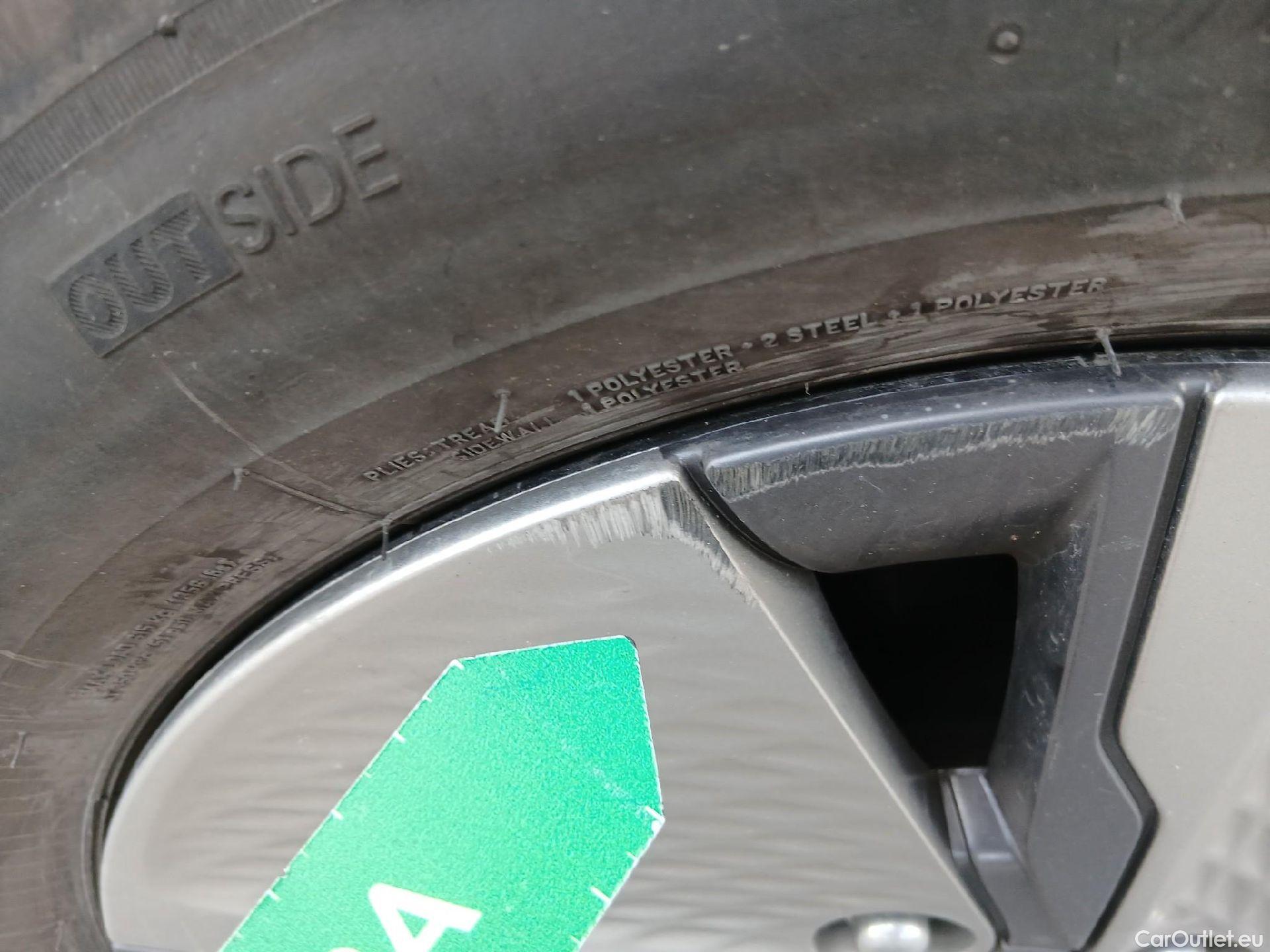  Hyundai   Ioniq HYUNDAI / 2019 / 5P / berlina con portón 1.6 GDI HEV Klass DCT #28