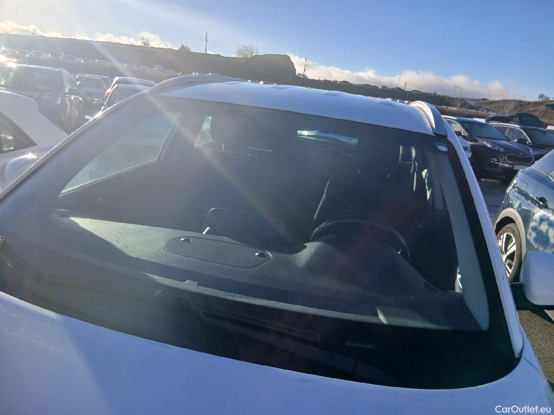  Hyundai  Tucson HYUNDAI  / 2018 / 5P / todoterreno 1.6 CRDI 85kW (116CV) 48V SLE 4X2(SP)(SL) #15