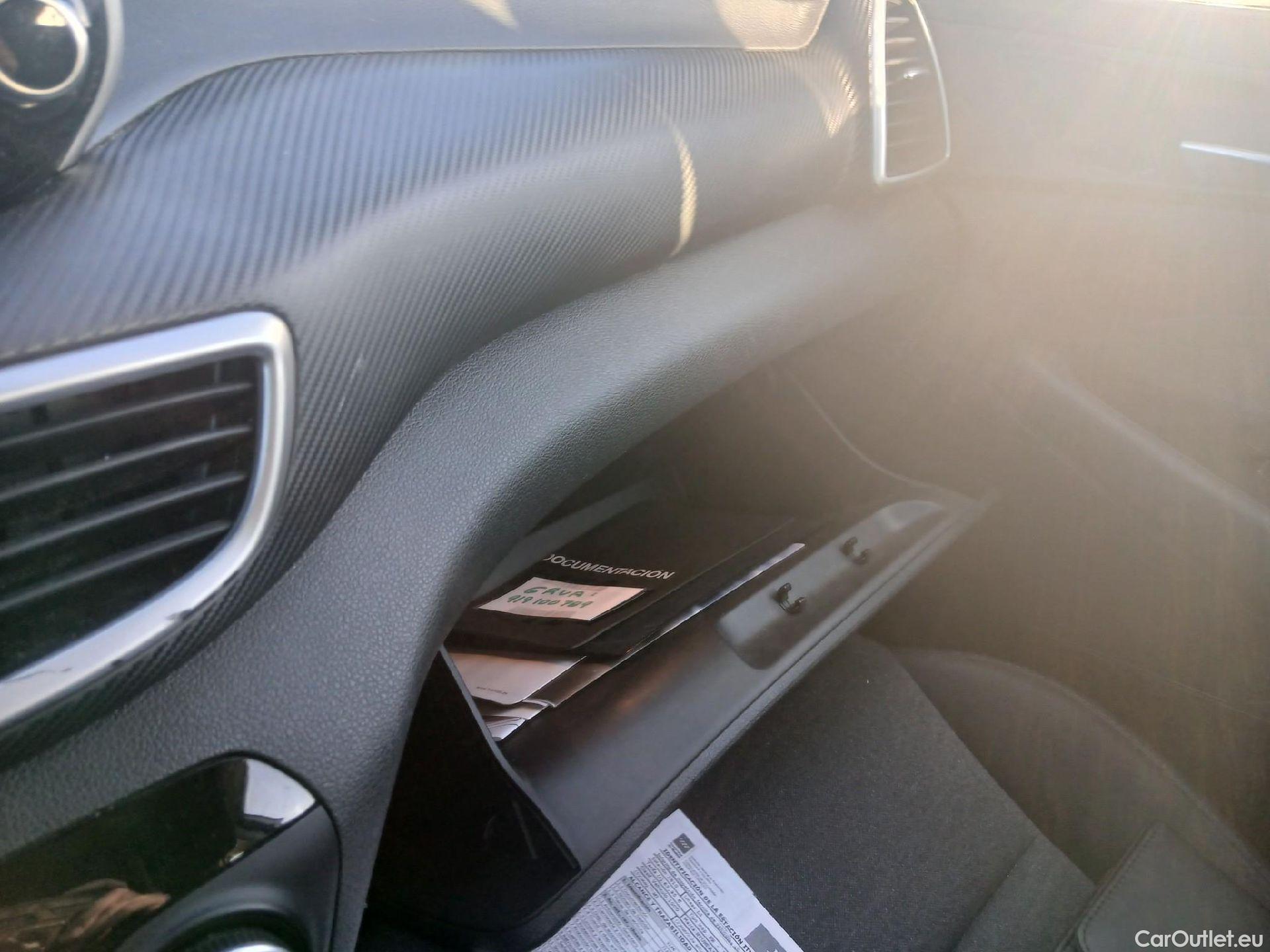  Hyundai  Tucson HYUNDAI  / 2018 / 5P / todoterreno 1.6 CRDI 85kW (116CV) 48V SLE 4X2(SP)(SL) #1