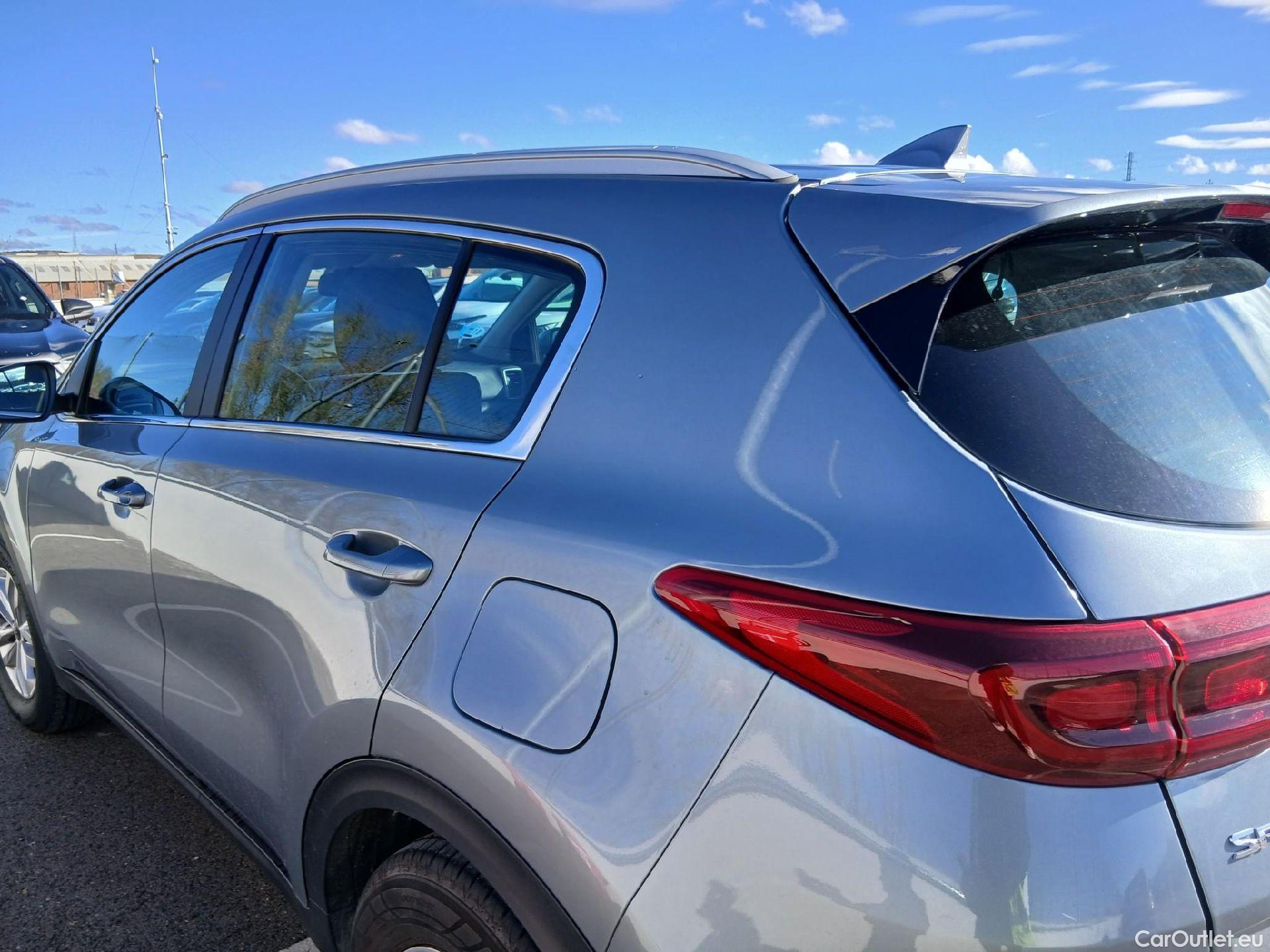  KIA  Sportage KIA  / 2018 / 5P / todoterreno 1.6 MHEV Business 85kW (115CV) 4x2 #13