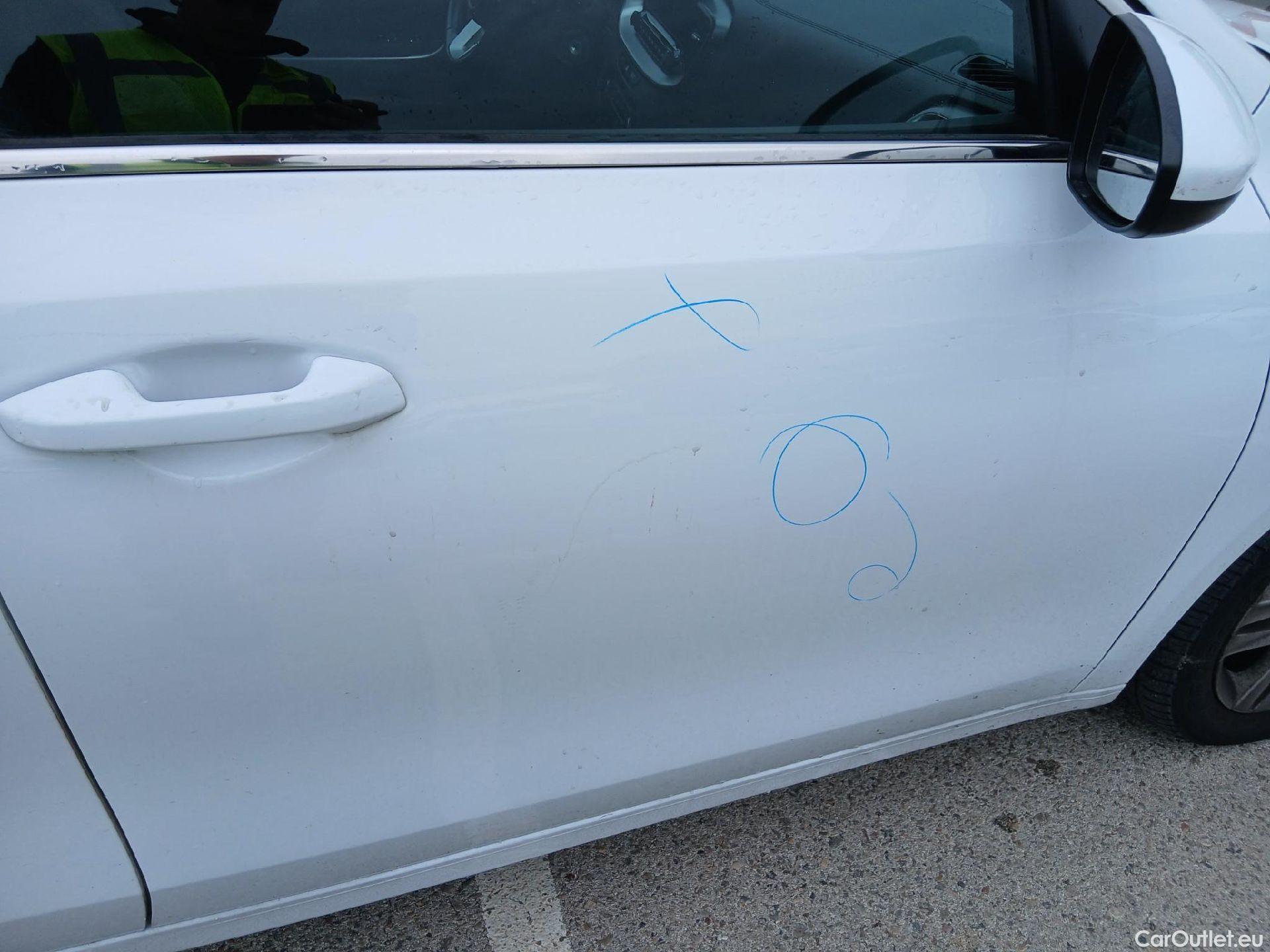  KIA  Cee'd KIA Ceed / 2018 / 5P / berlina con portón 1.6 CRDi 85kW (115CV) Business #29