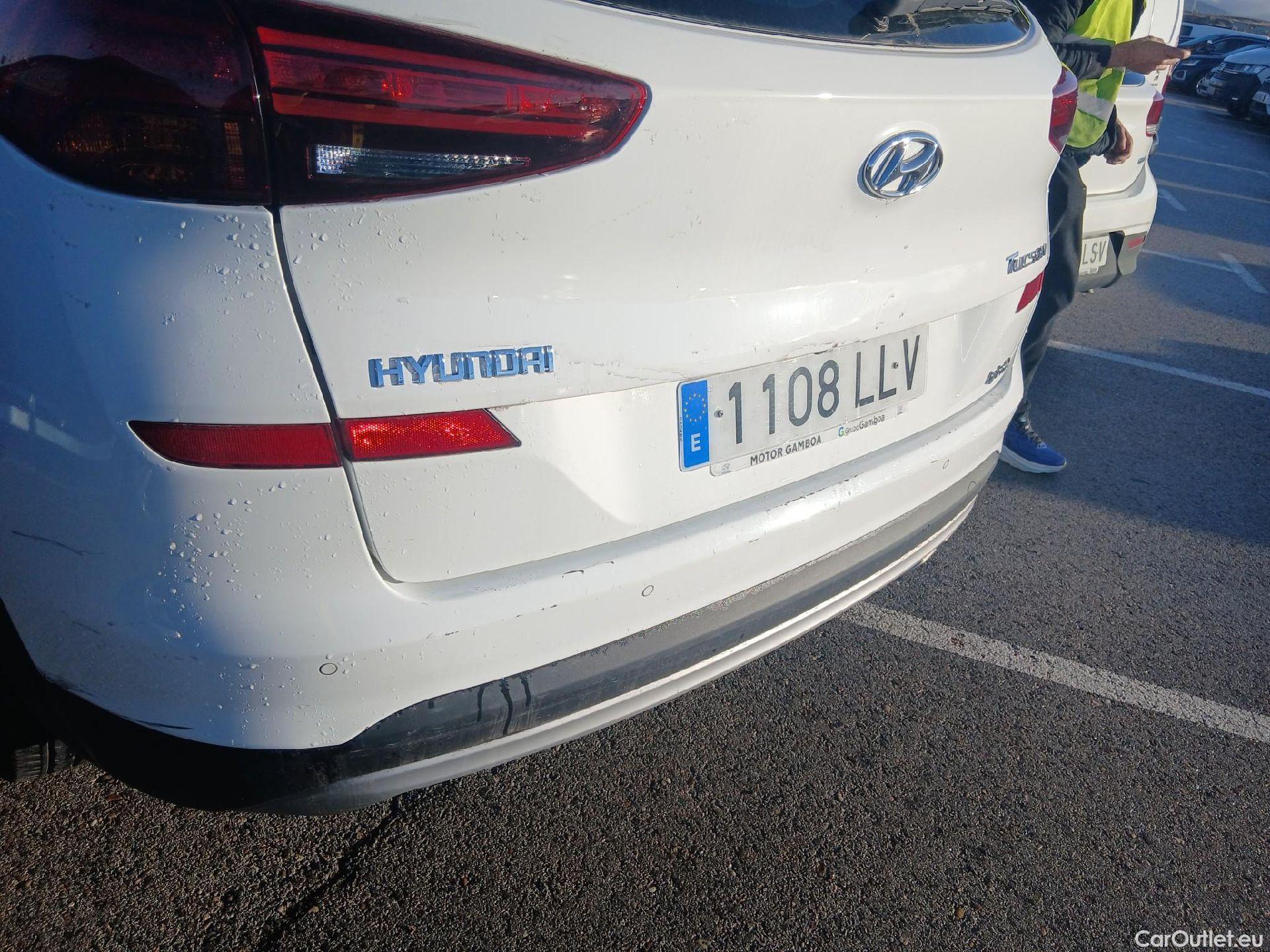  Hyundai  Tucson HYUNDAI  / 2018 / 5P / todoterreno 1.6 CRDI 85kW (116CV) 48V SLE 4X2(SP)(SL) #18