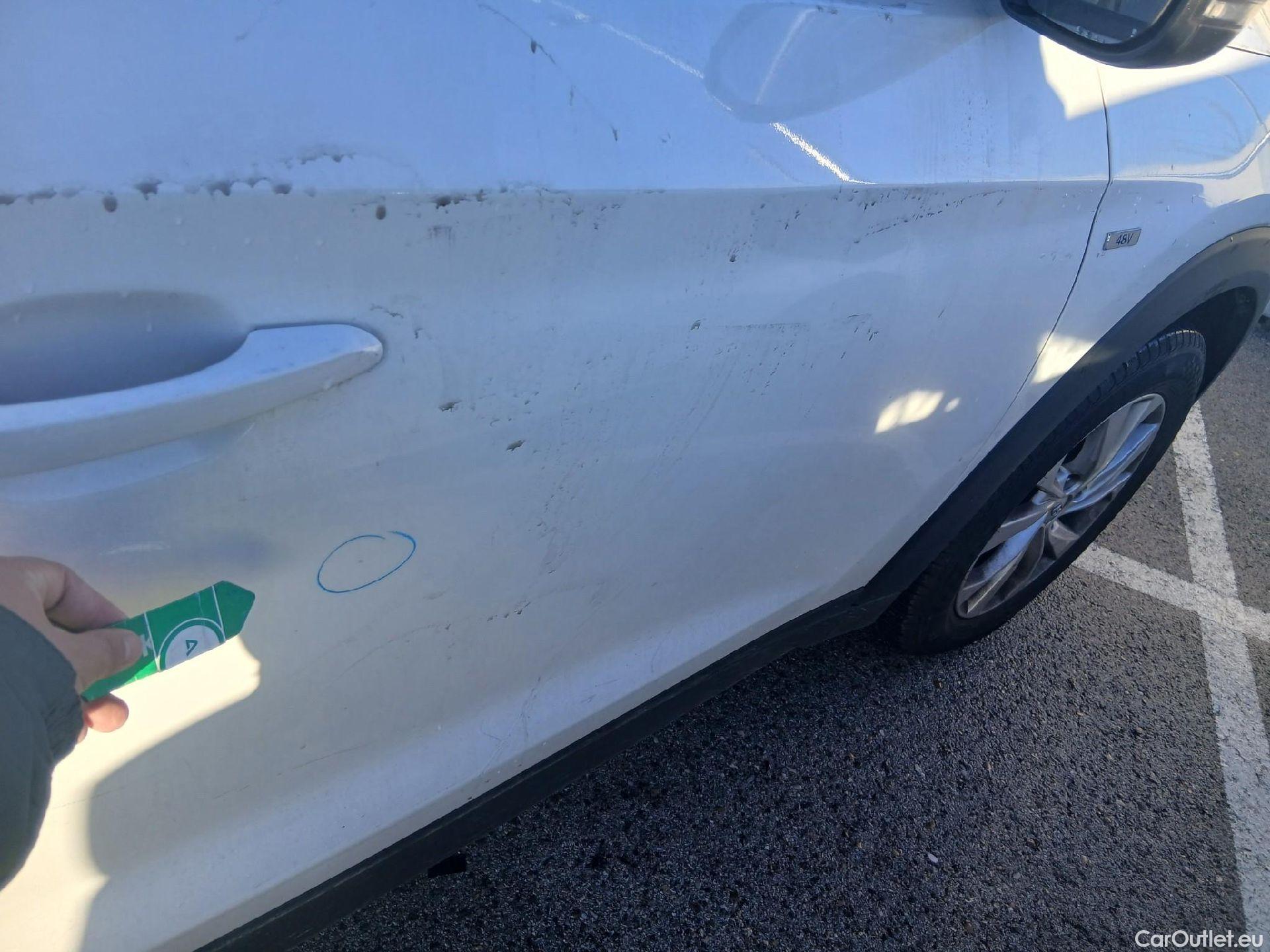  Hyundai  Tucson HYUNDAI  / 2018 / 5P / todoterreno 1.6 CRDI 85kW (116CV) 48V SLE 4X2(SP)(SL) #22