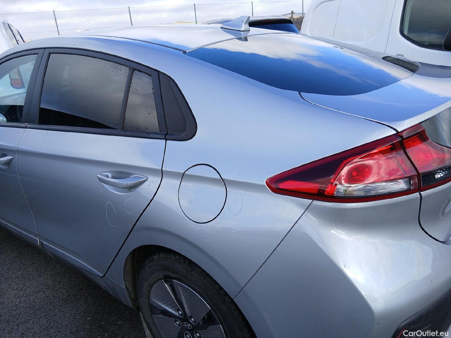  Hyundai   Ioniq HYUNDAI / 2019 / 5P / berlina con portón 1.6 GDI HEV Klass DCT #12