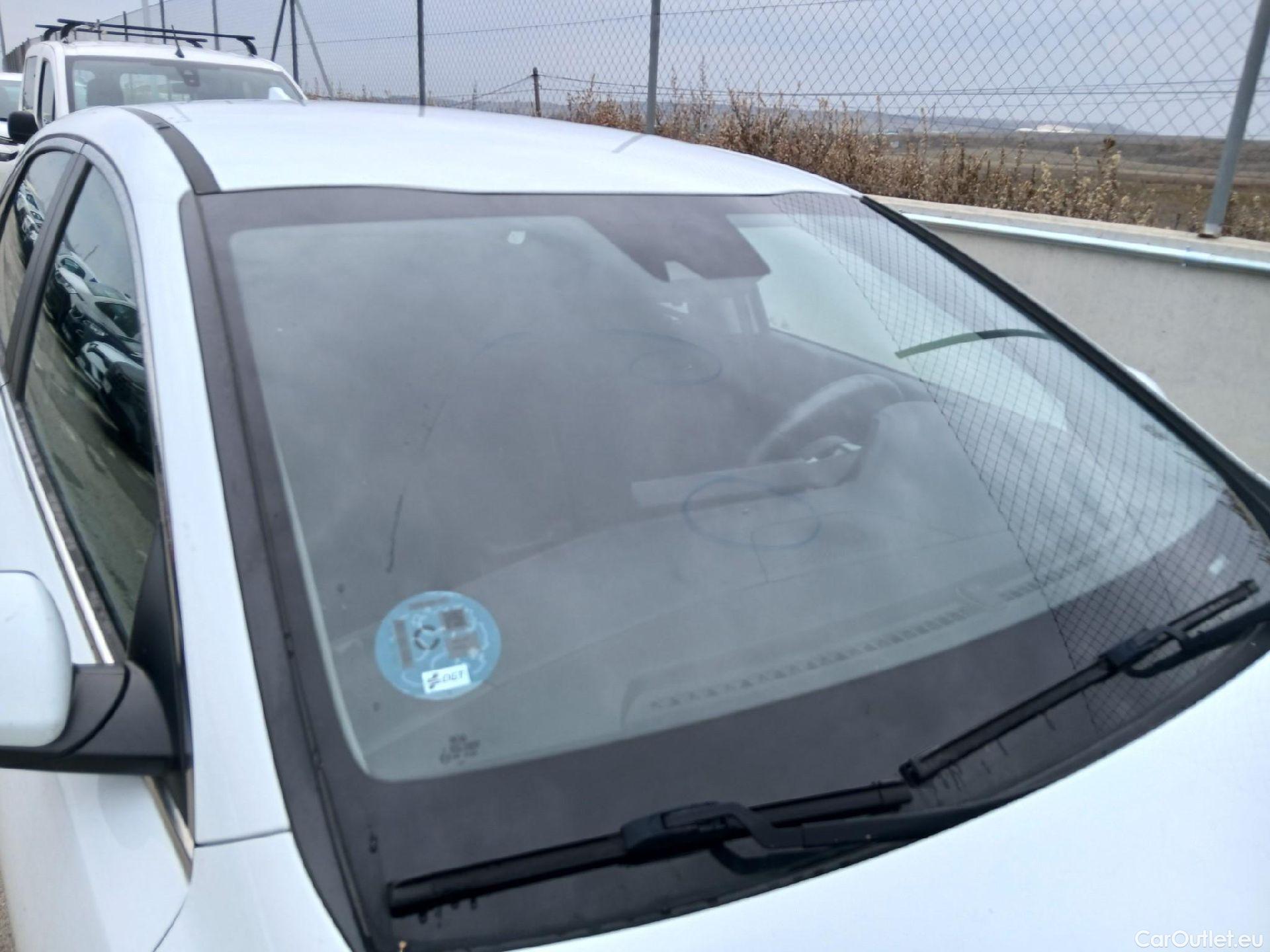  KIA  Cee'd KIA Ceed / 2018 / 5P / berlina con portón 1.6 CRDi 85kW (115CV) Business #13