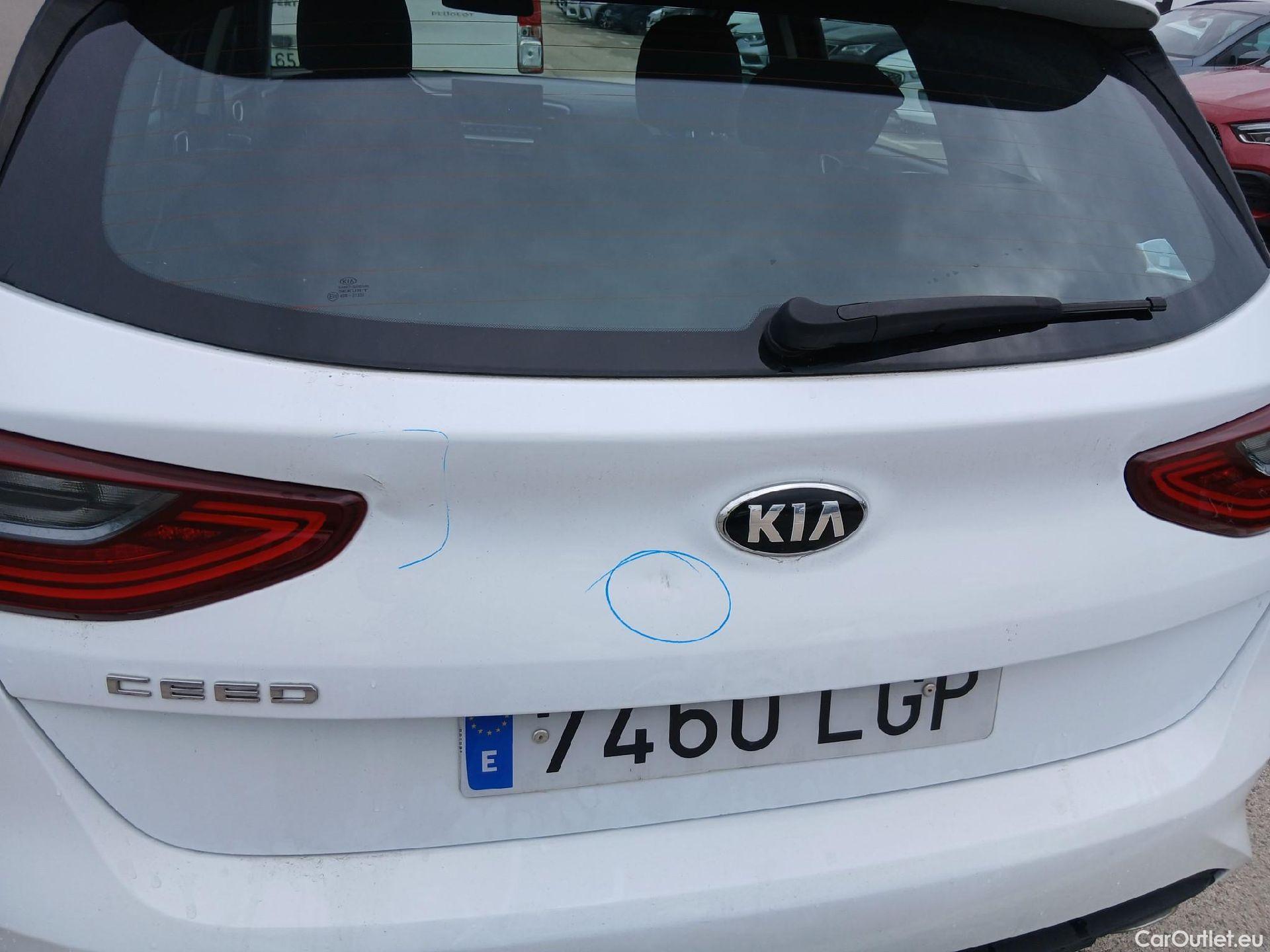  KIA  Cee'd KIA Ceed / 2018 / 5P / berlina con portón 1.6 CRDi 85kW (115CV) Business #23