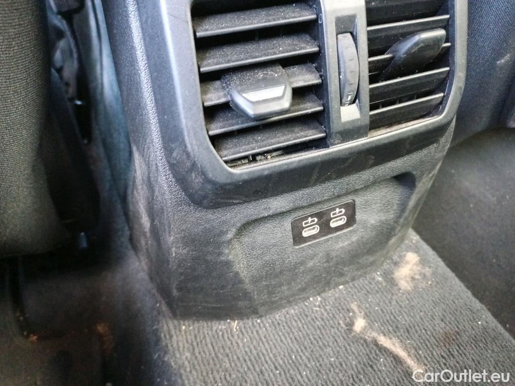  Bmw  Serie 1 BMW  / 2019 / 5P / berlina con portón 118i Corporate Auto. (AC2) #6