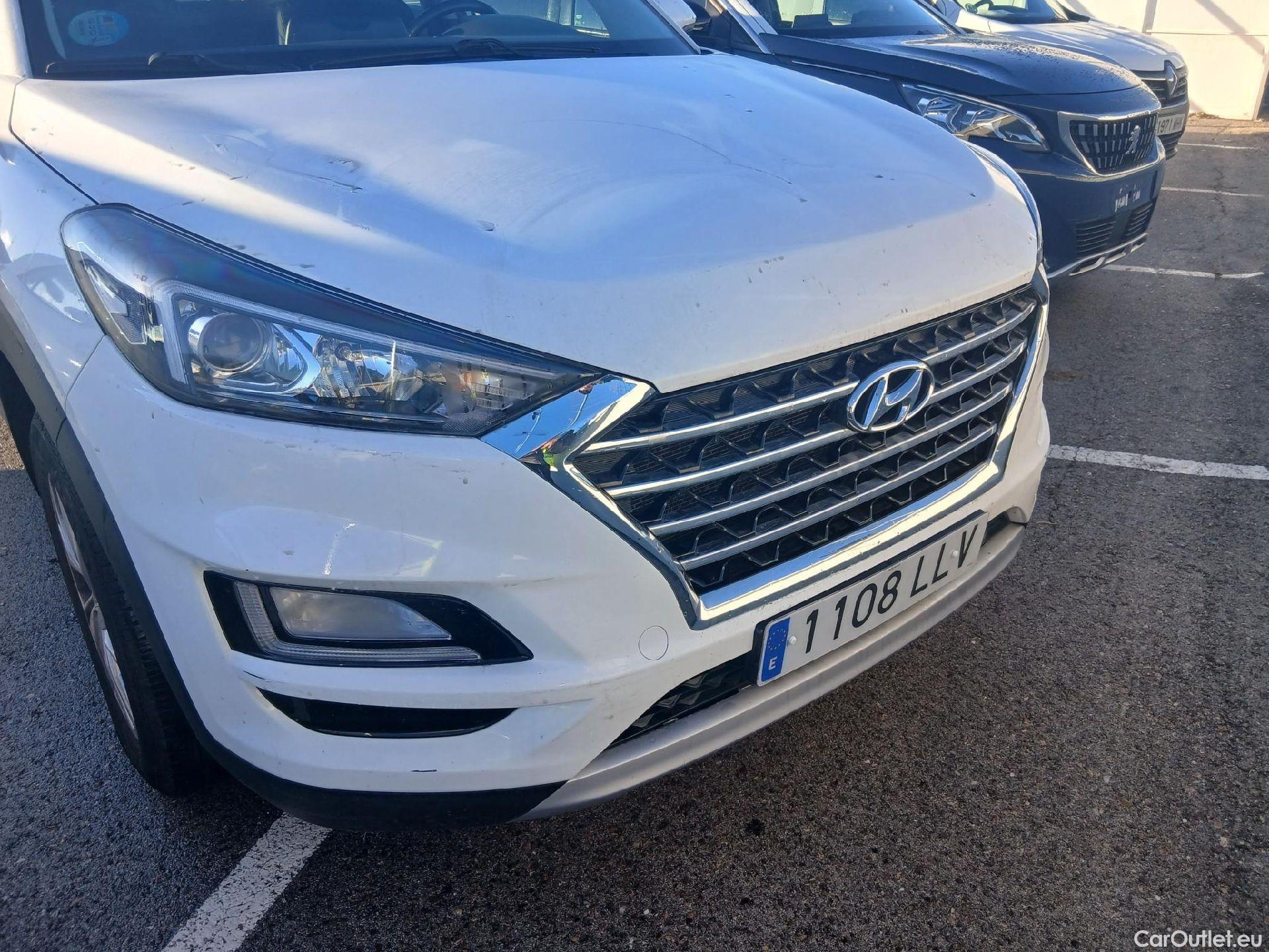  Hyundai  Tucson HYUNDAI  / 2018 / 5P / todoterreno 1.6 CRDI 85kW (116CV) 48V SLE 4X2(SP)(SL) #9