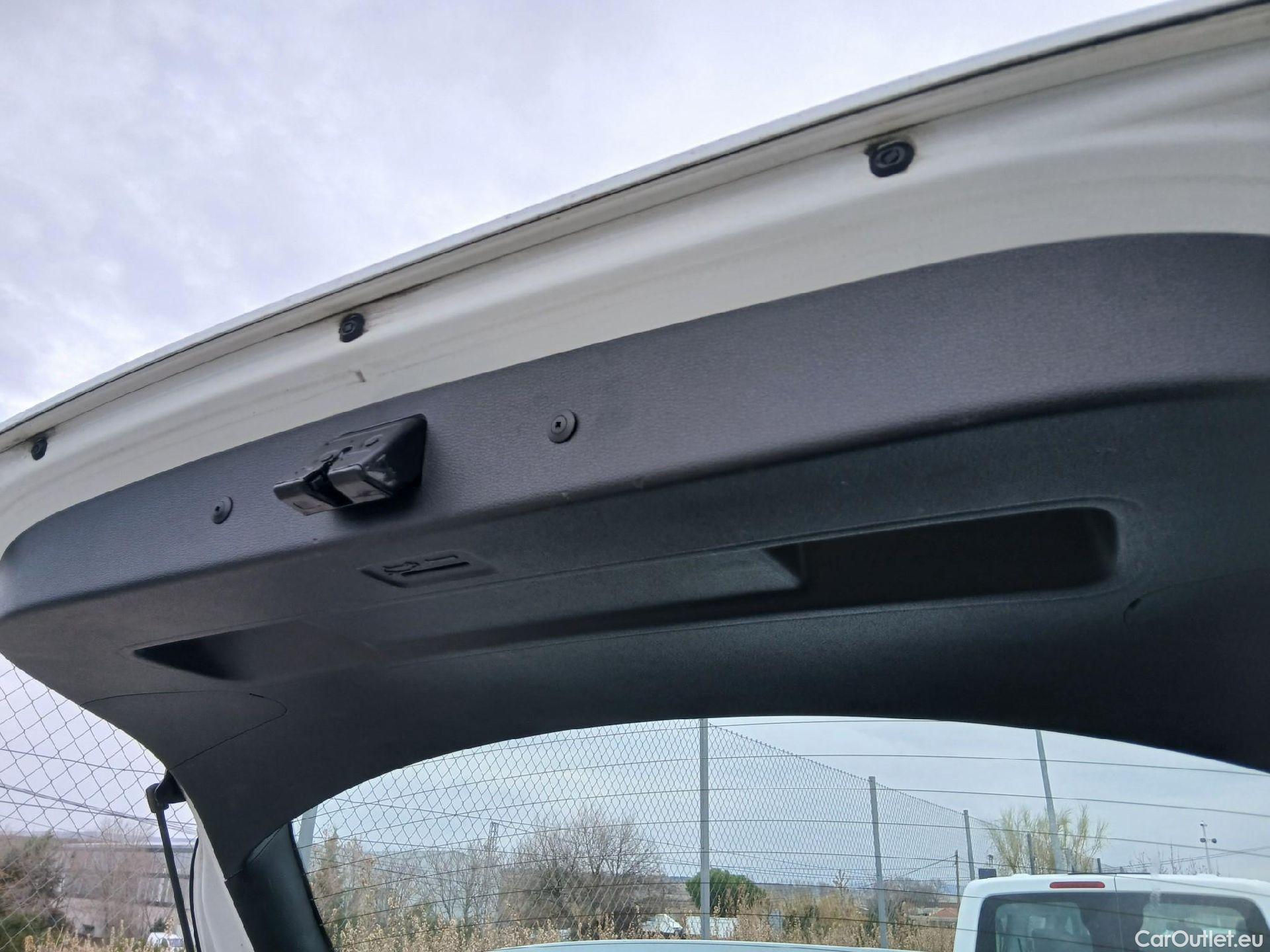  KIA  Cee'd KIA Ceed / 2018 / 5P / berlina con portón 1.6 CRDi 85kW (115CV) Business #6