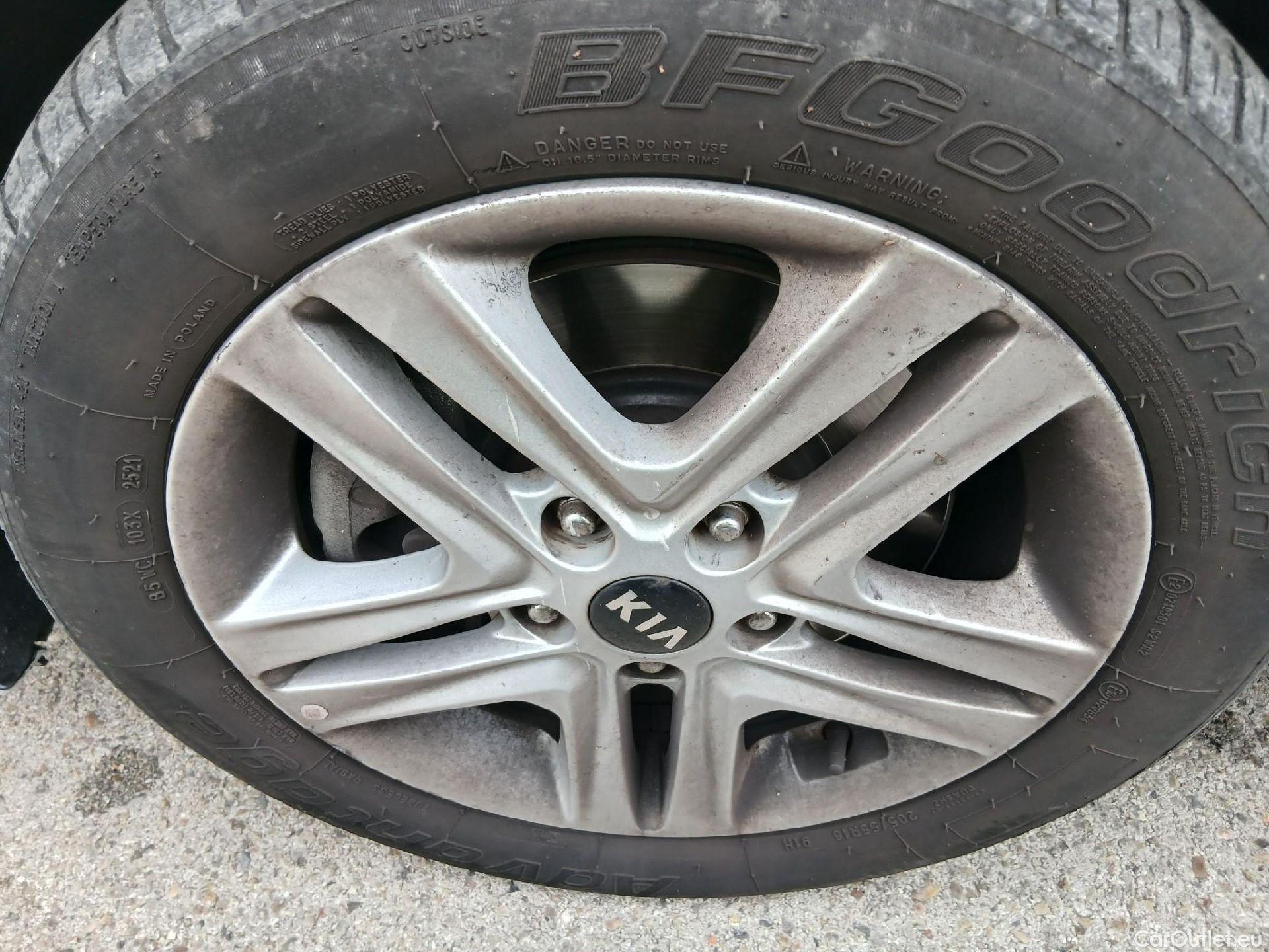  KIA  Cee'd KIA Ceed / 2018 / 5P / berlina con portón 1.6 CRDi 85kW (115CV) Business #2