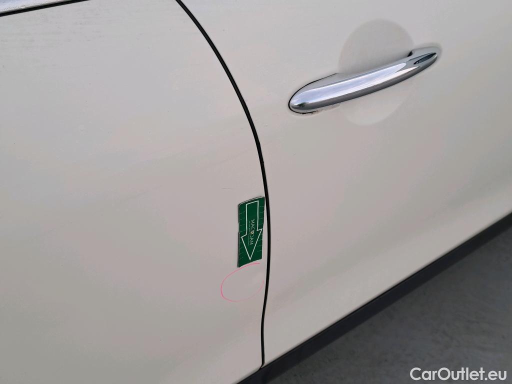  Mini  Cooper MINI MINI / 2014 / 5P / berlina con portón ONE 5 PUERTAS (CX) #26