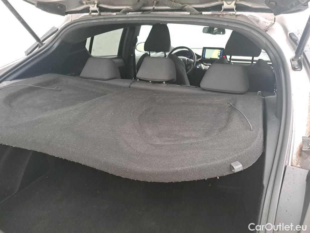  Toyota  C-HR TOYOTA  / 2016 / 5P / todoterreno 1.8 125H Advance (CX) #1