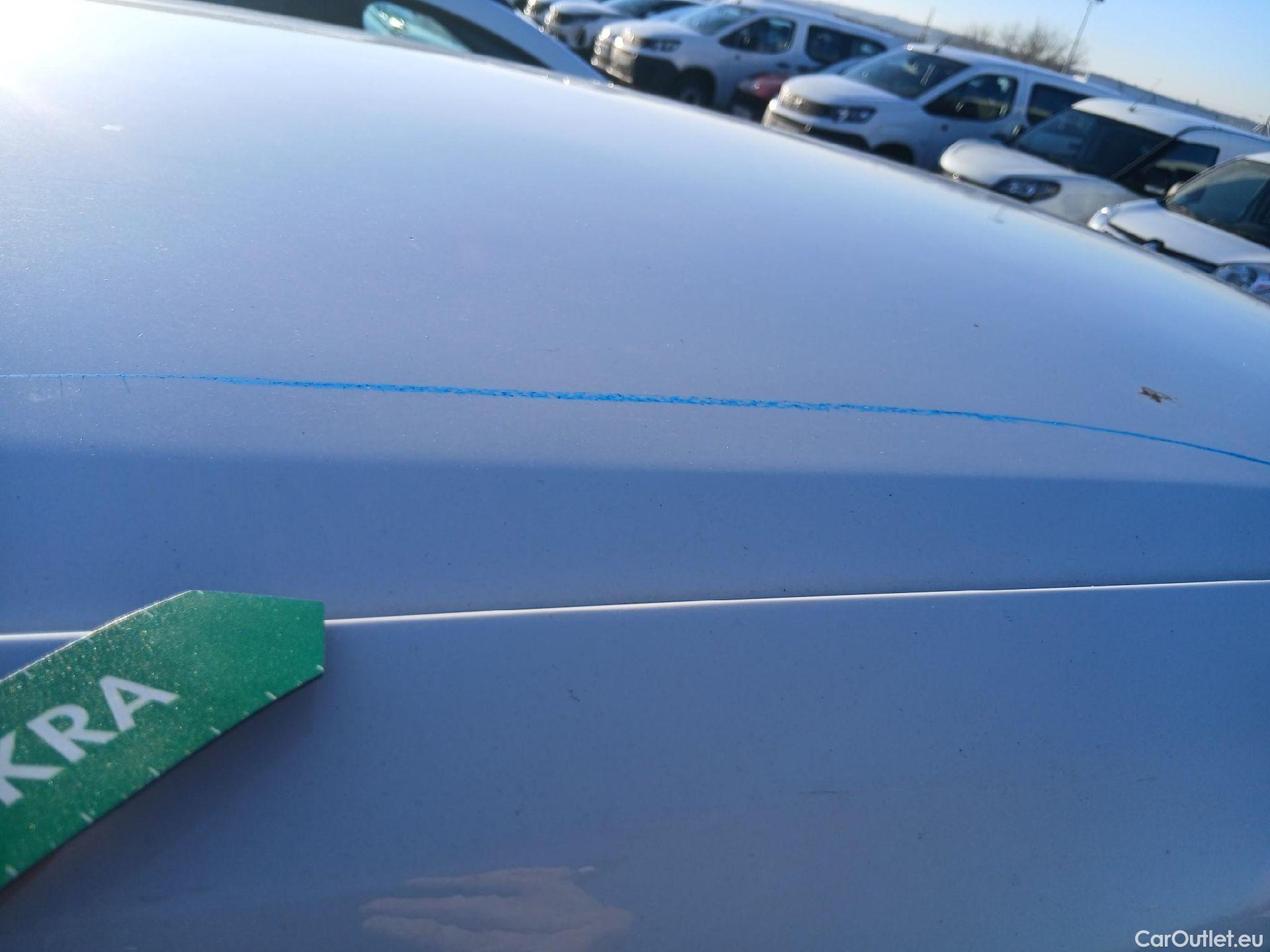  Peugeot  2008 PEUGEOT  / 2019 / 5P / todoterreno Active BlueHDI 100 S&S BVM6 #11