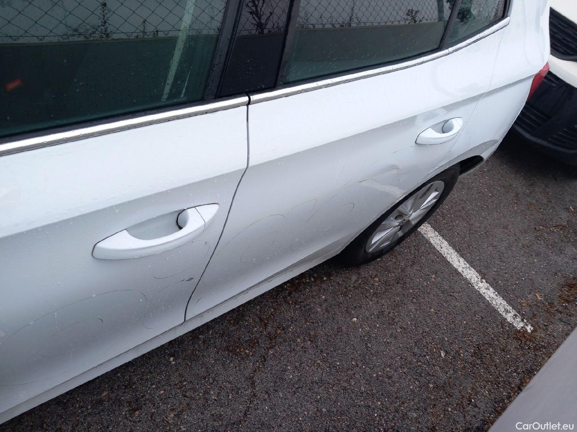  Skoda  Fabia SKODA  / 2021 / 5P / berlina con portón 1.0 TSI 70KW (95CV) Emotion (AC) #14