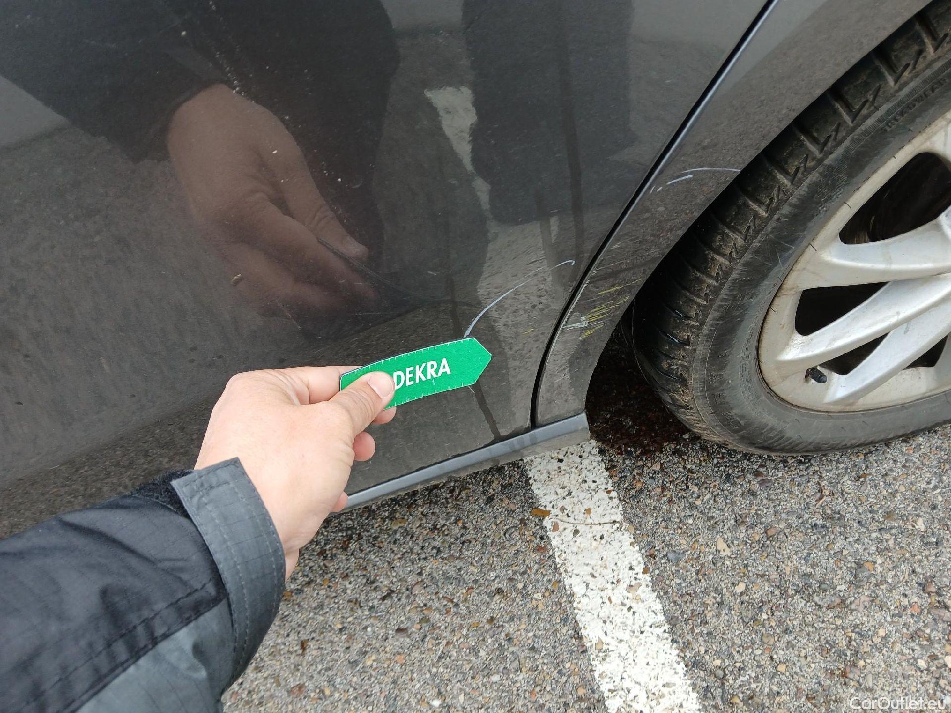  Mercedes  A-Klasse MERCEDES-BENZ Clase A / 2018 / 5P / berlina con portón A 180 d #9