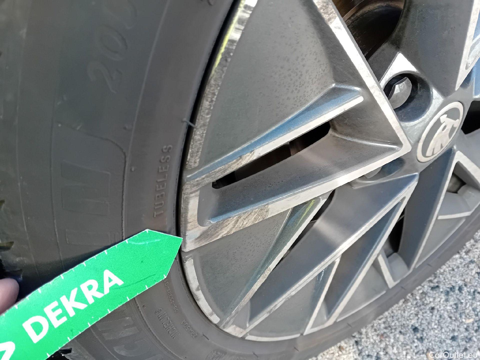  Skoda  Octavia SKODA  / 2020 / 5P / familiar Combi 2.0 TDI 110kW (150CV) DSG Style #23