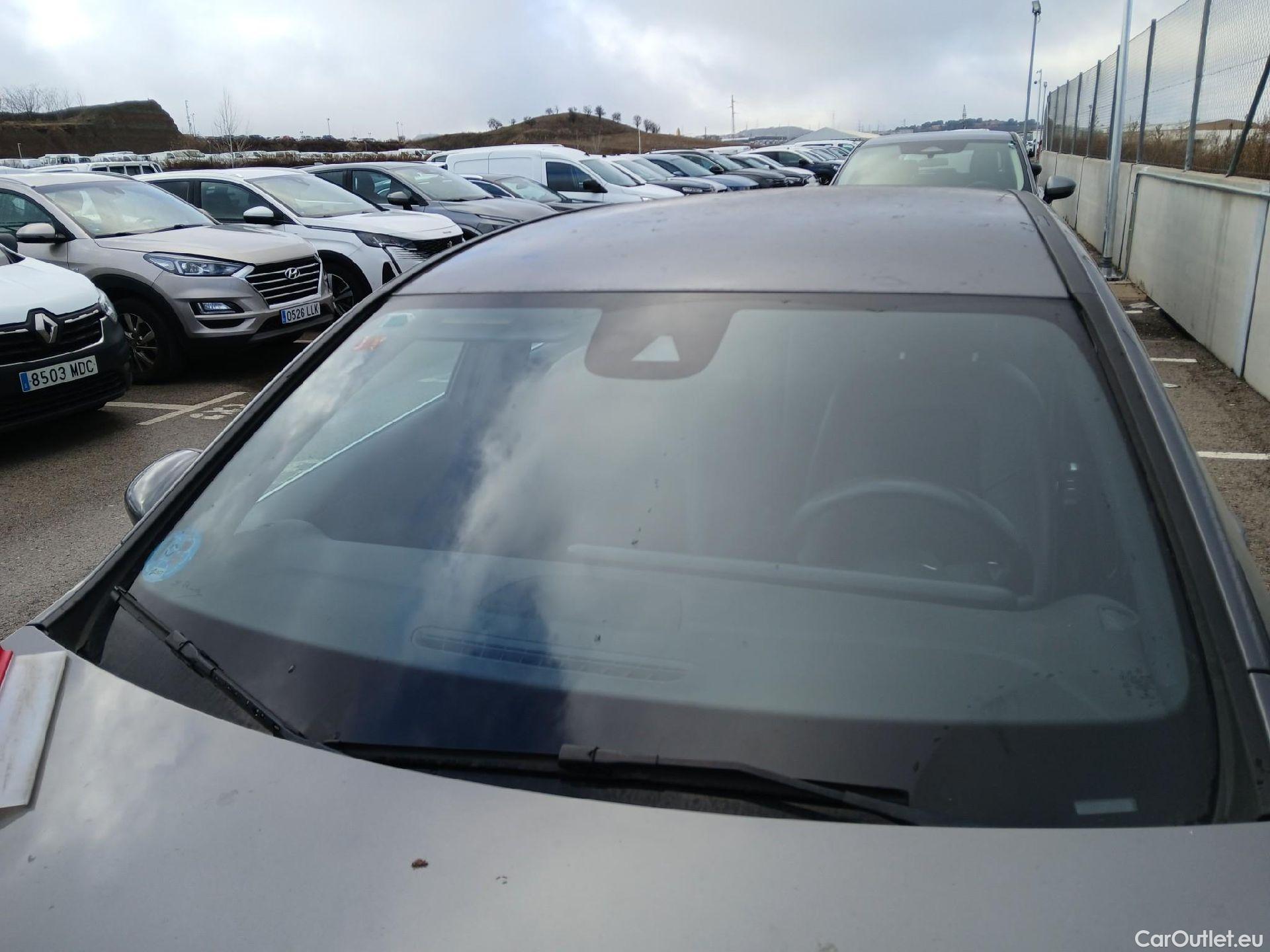  Mercedes  A-Klasse MERCEDES-BENZ Clase A / 2018 / 5P / berlina con portón A 180 d #7