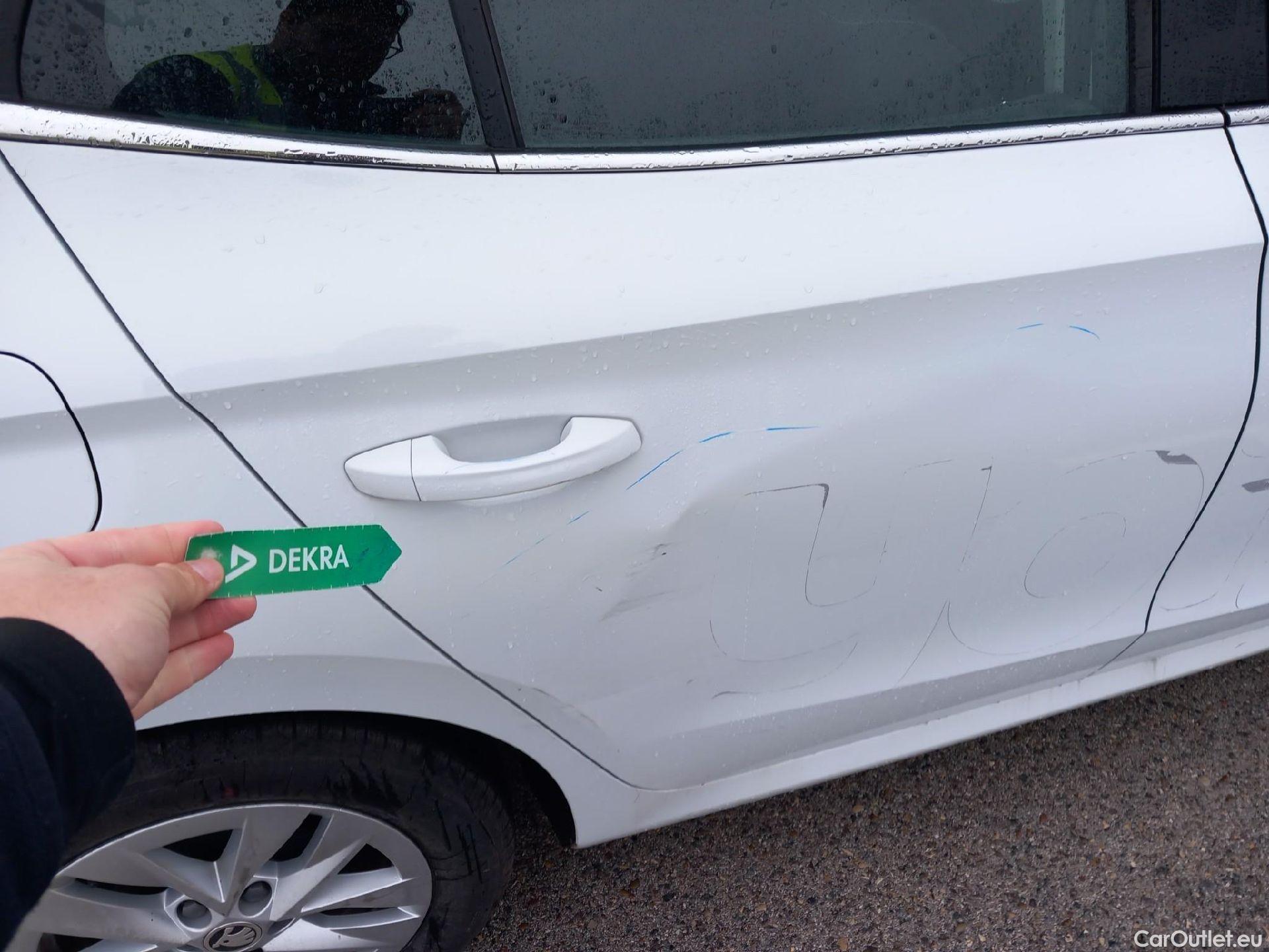  Skoda  Fabia SKODA  / 2021 / 5P / berlina con portón 1.0 TSI 70KW (95CV) Emotion (AC) #25