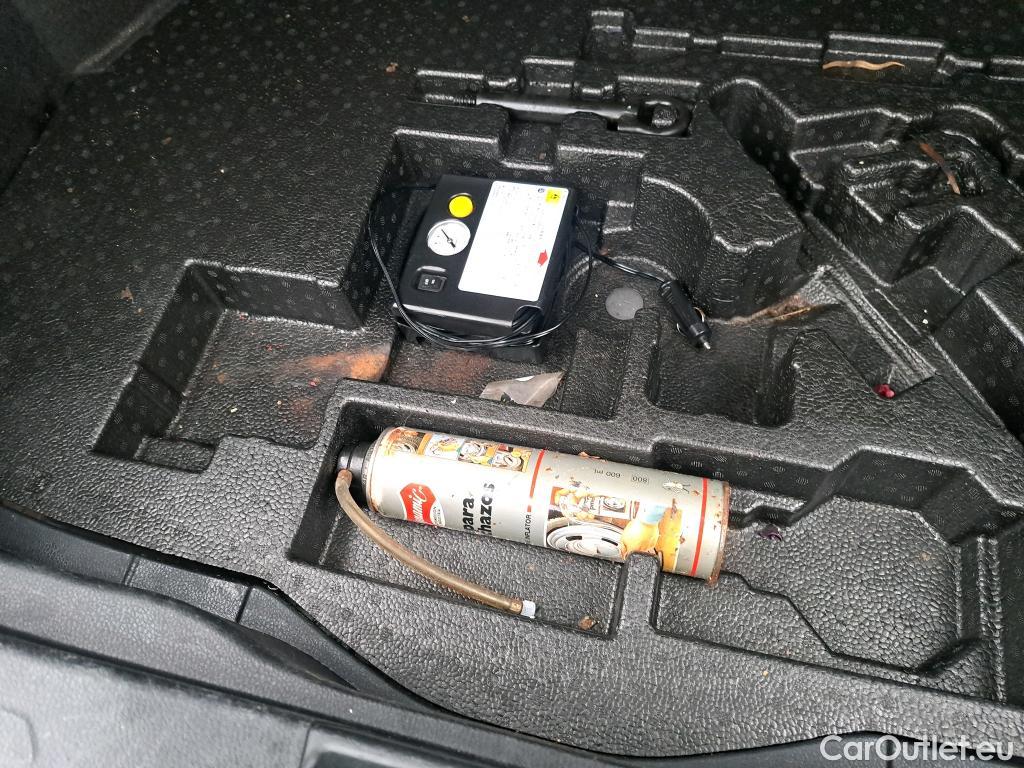  Toyota  C-HR TOYOTA  / 2016 / 5P / todoterreno 1.8 125H Advance (CX) #5