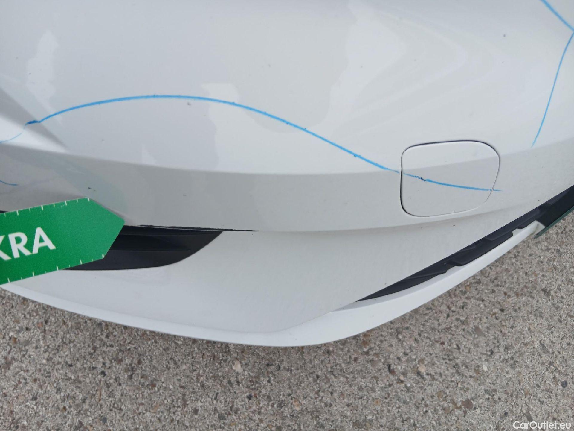  Renault  Clio RENAULT  / 2019 / 5P / berlina con portón Equilibre Blue dCi 74kW (100CV) #8