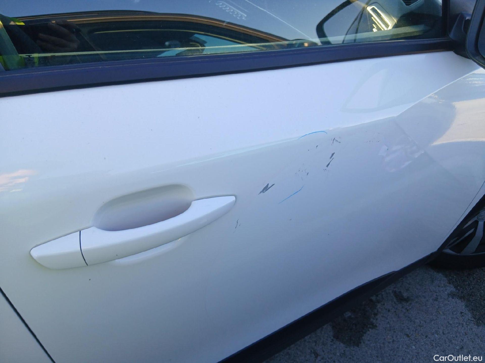  Peugeot  2008 PEUGEOT  / 2019 / 5P / todoterreno Active BlueHDI 100 S&S BVM6 #8