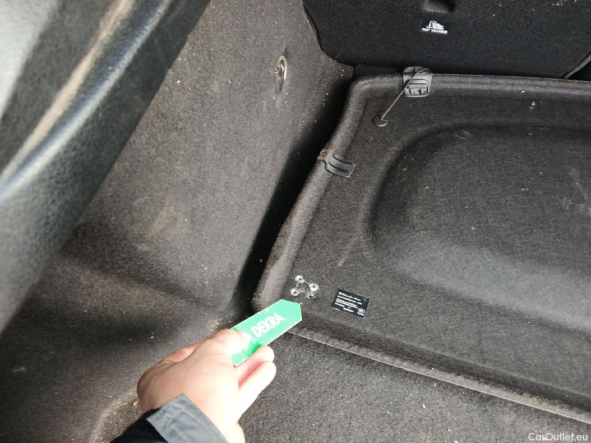  Mercedes  A-Klasse MERCEDES-BENZ Clase A / 2018 / 5P / berlina con portón A 180 d #1