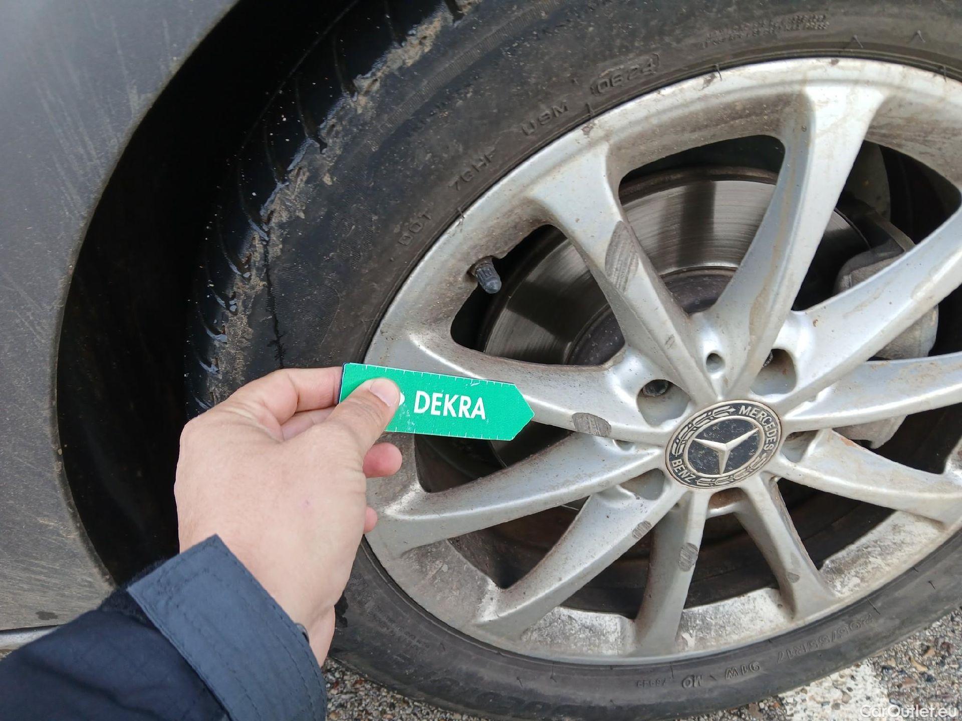  Mercedes  A-Klasse MERCEDES-BENZ Clase A / 2018 / 5P / berlina con portón A 180 d #5