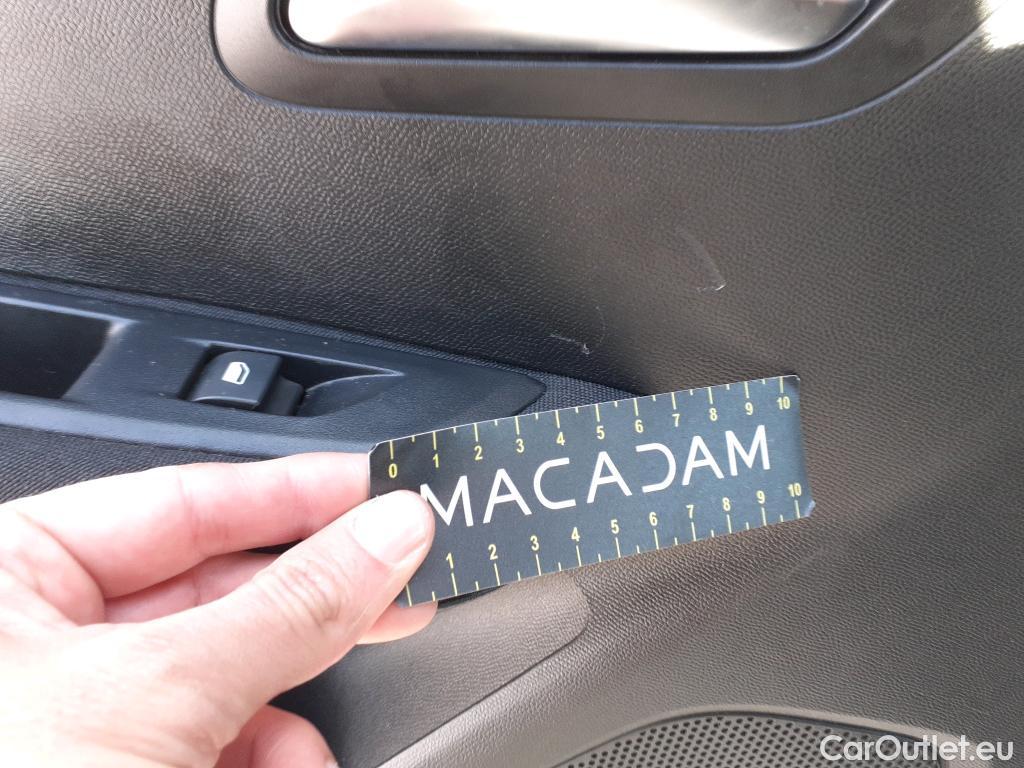  Peugeot  208 PEUGEOT  / 2019 / 5P / berlina con portón BlueHDi 73kW (100CV) Active Pack (AC) #20