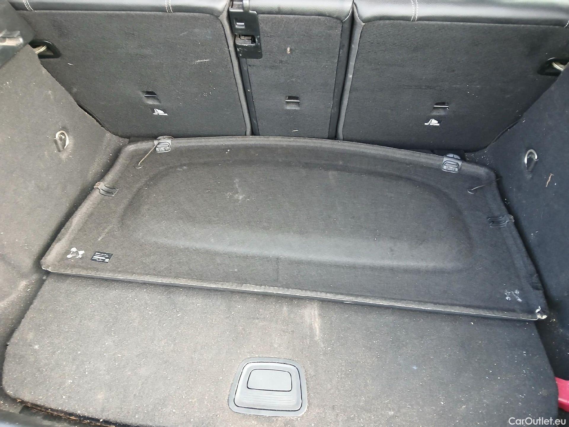  Mercedes  A-Klasse MERCEDES-BENZ Clase A / 2018 / 5P / berlina con portón A 180 d #2