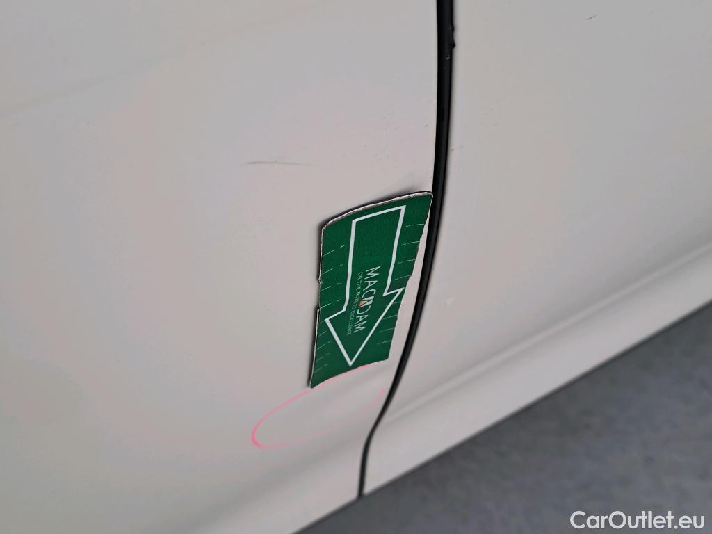  Mini  Cooper MINI MINI / 2014 / 5P / berlina con portón ONE 5 PUERTAS (CX) #27