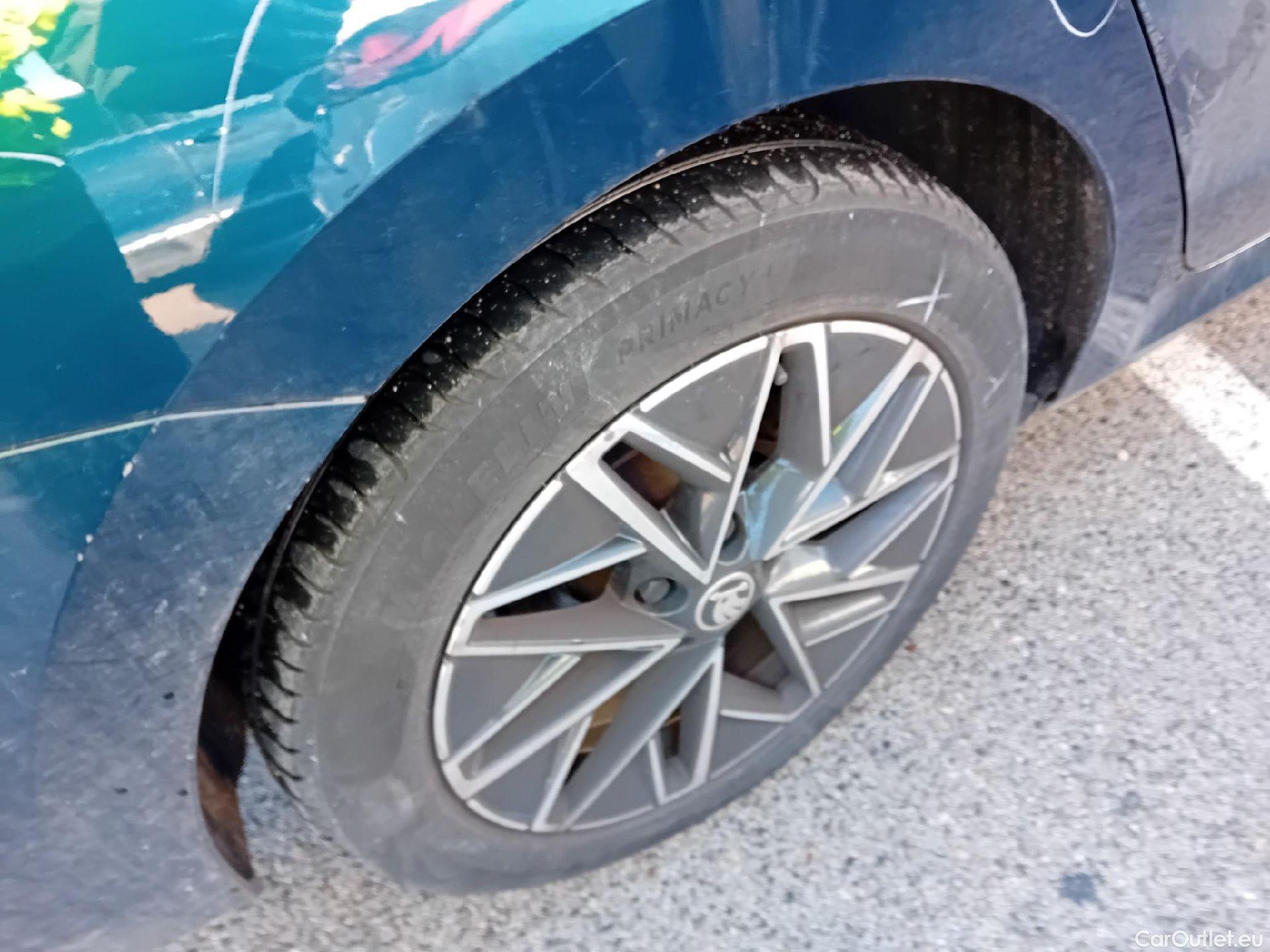  Skoda  Octavia SKODA  / 2020 / 5P / familiar Combi 2.0 TDI 110kW (150CV) DSG Style #17