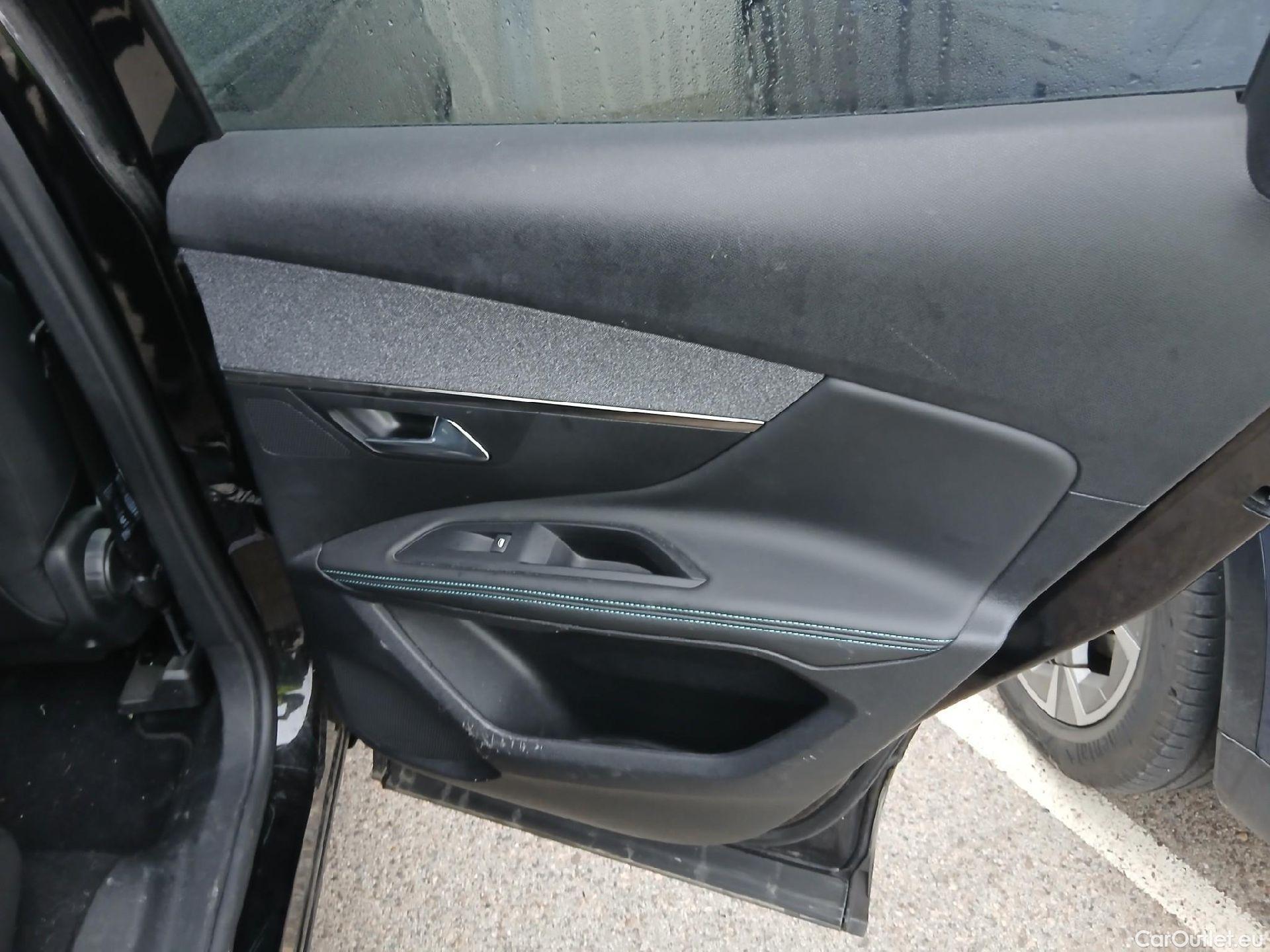  Peugeot  3008  Allure Pack 1.5 HDi 130CV AT8 E6d #31